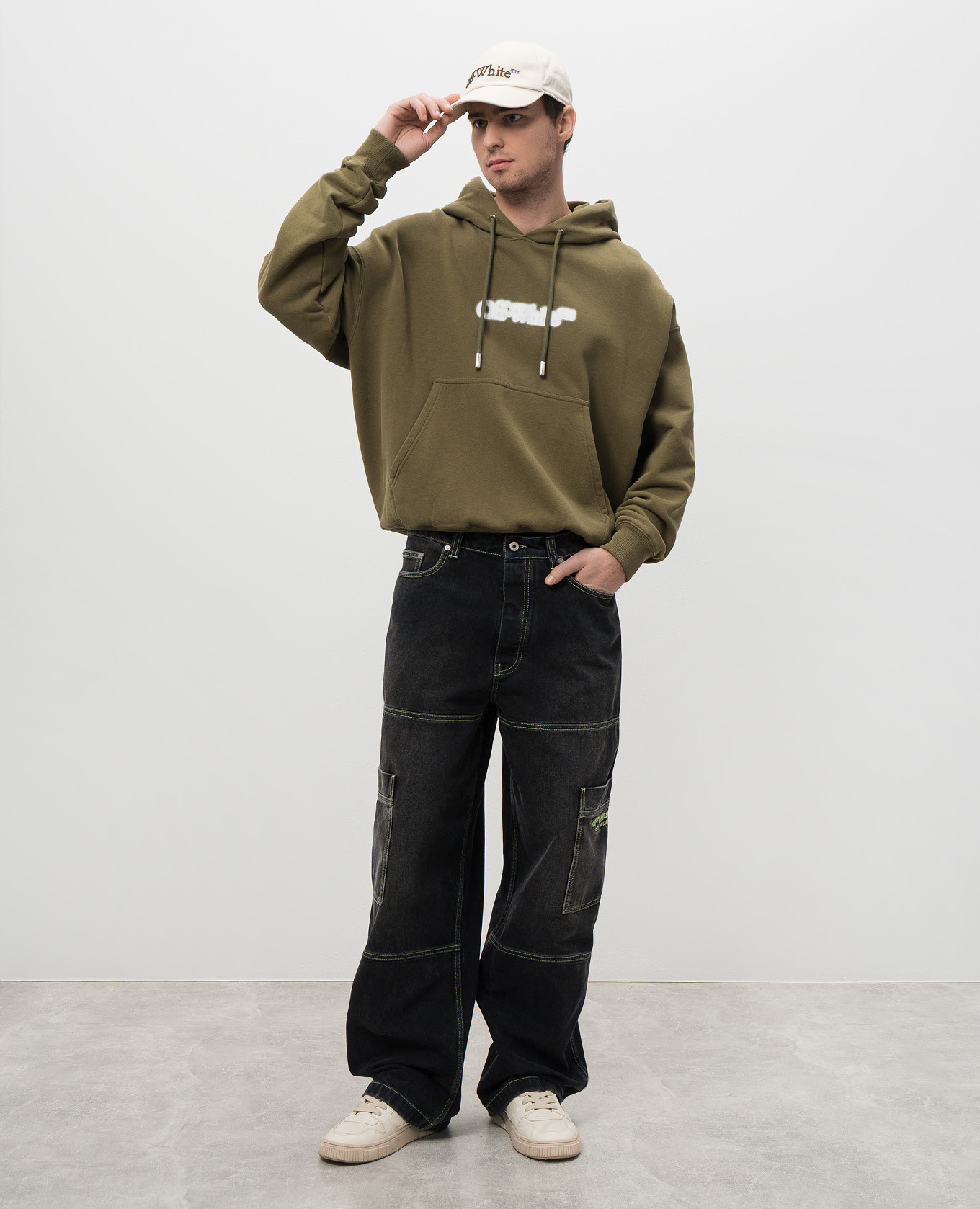 

Black cargo jeans with logo embroidery Off-White