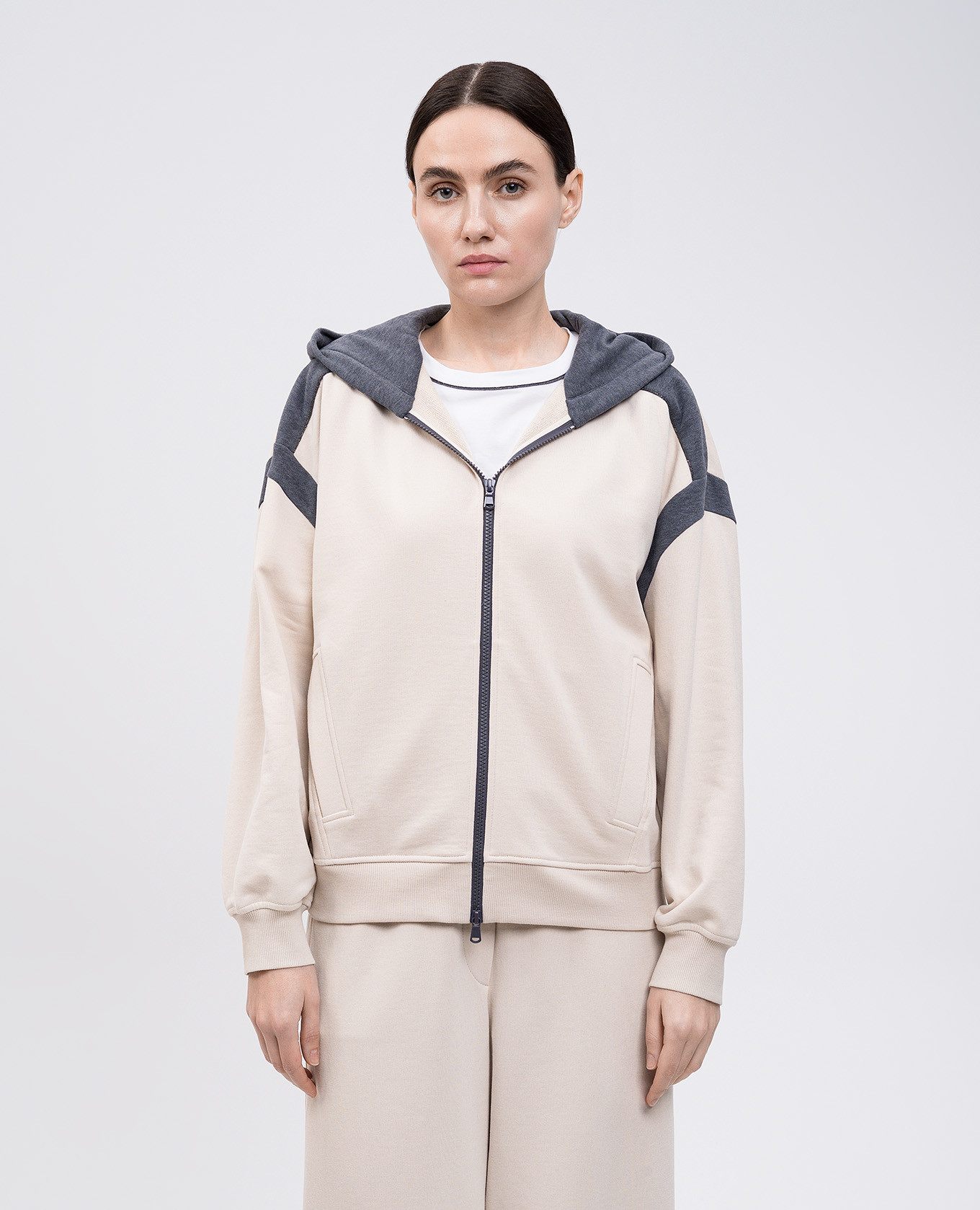Beige sports jacket with monil chain Brunello Cucinelli 3