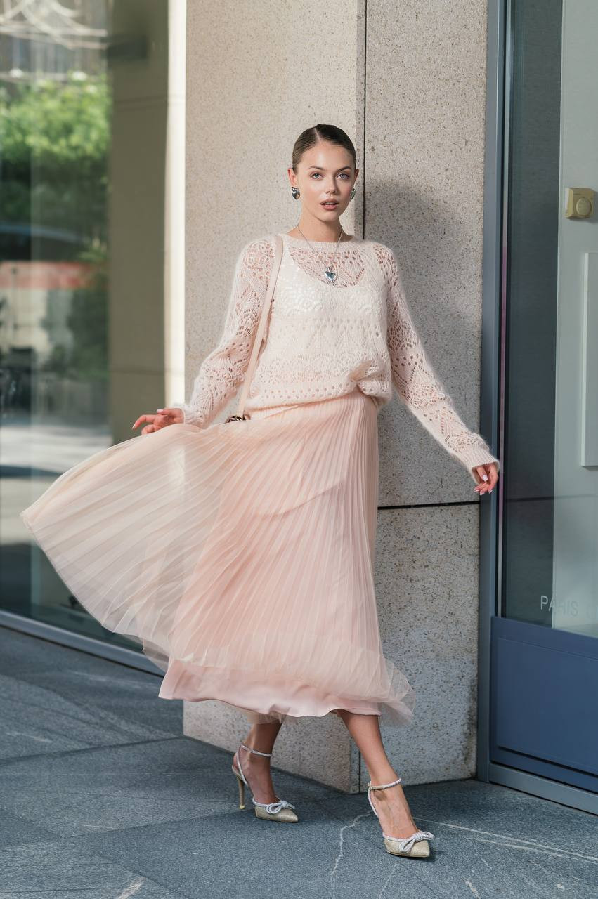 

Beige openwork sweater with wool Twinset