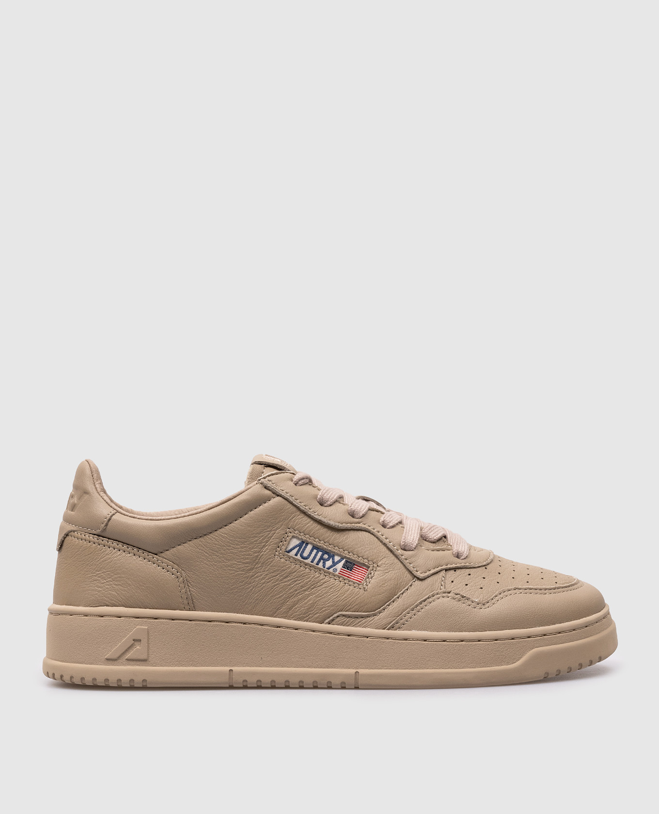 

Medalist beige leather sneakers with logo patch AUTRY