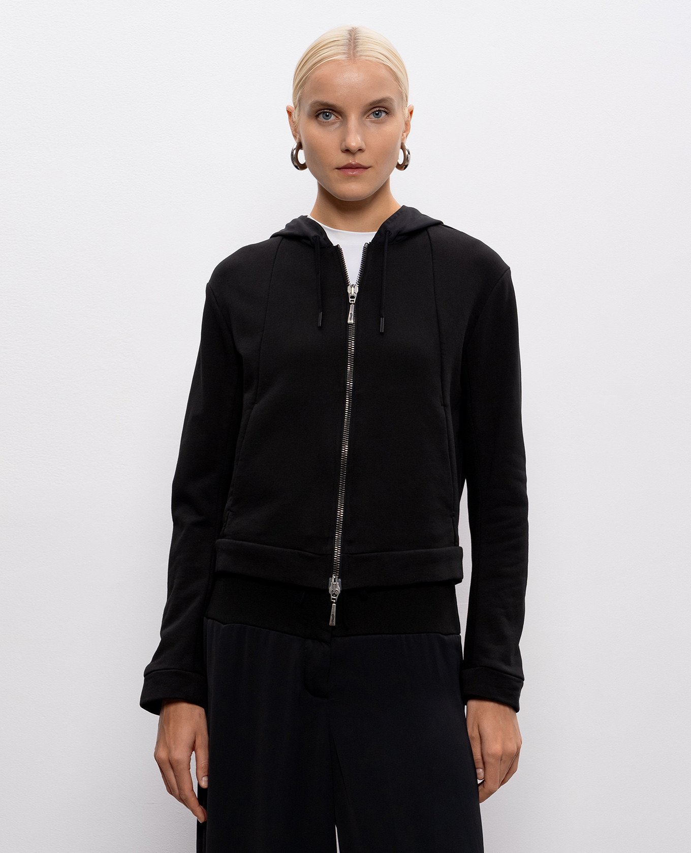 

Black sports jacket Masnada