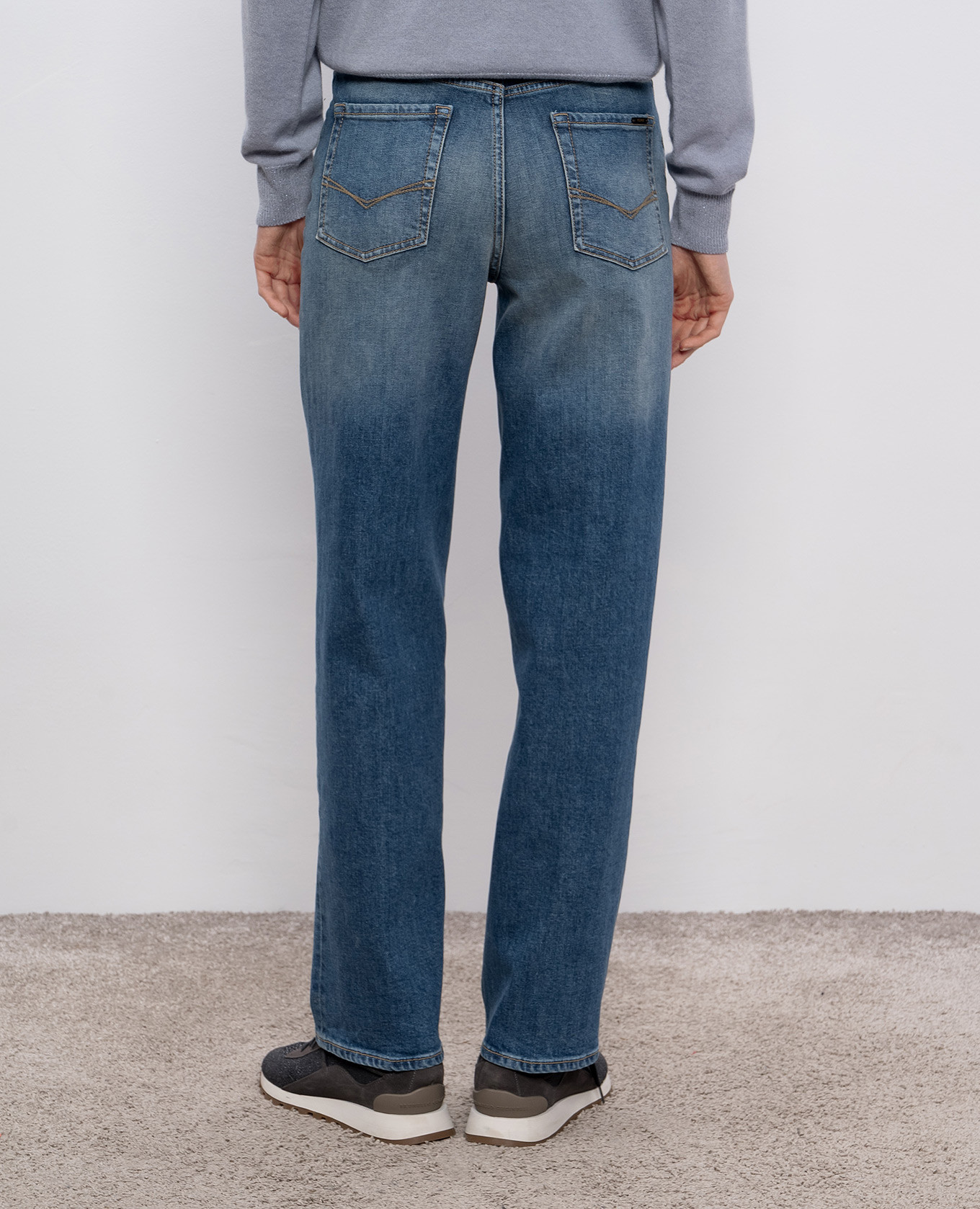 

Blue jeans with a worn effect Peserico
