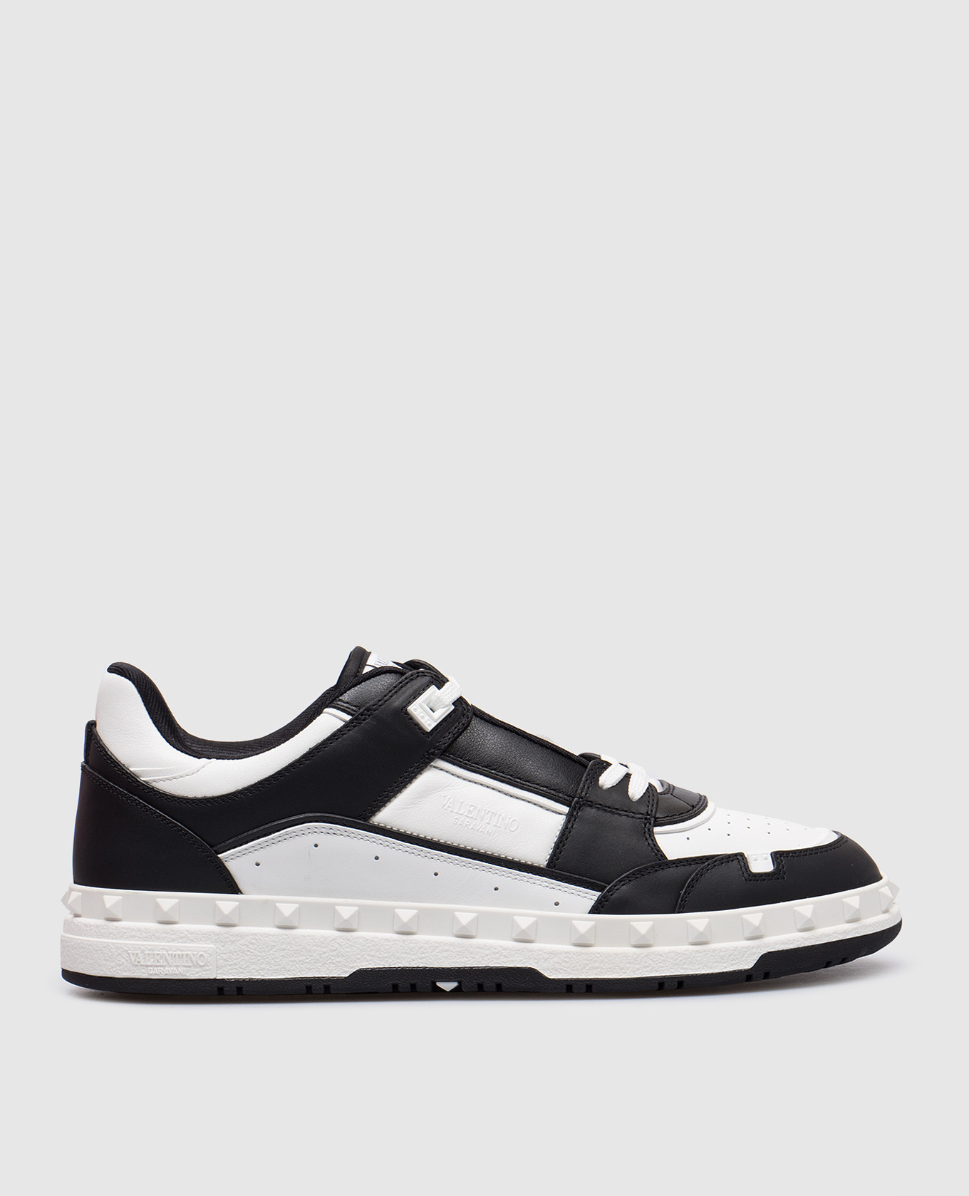 Freedots low black leather sneakers valentino