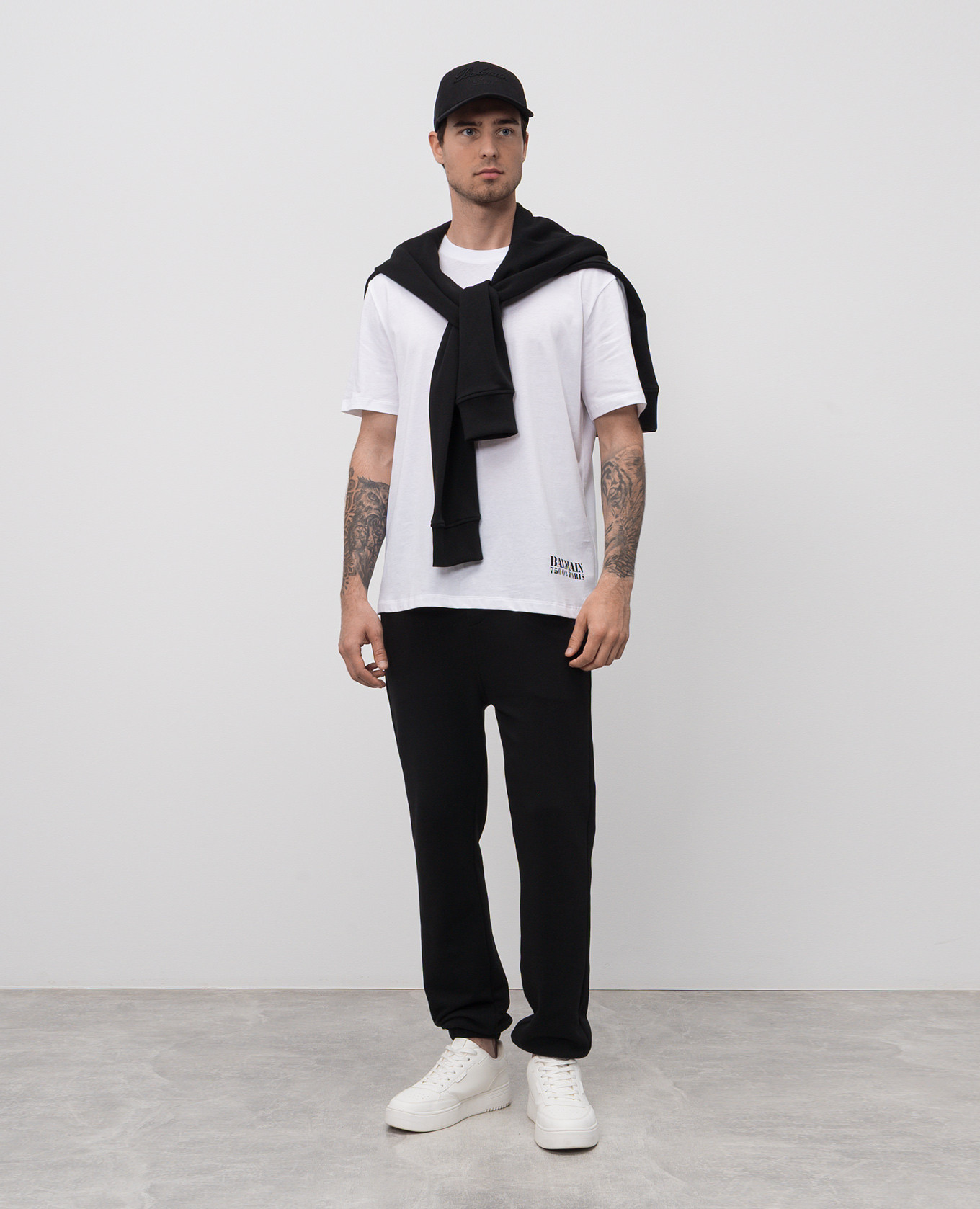 Black joggers with logo print Balmain 2