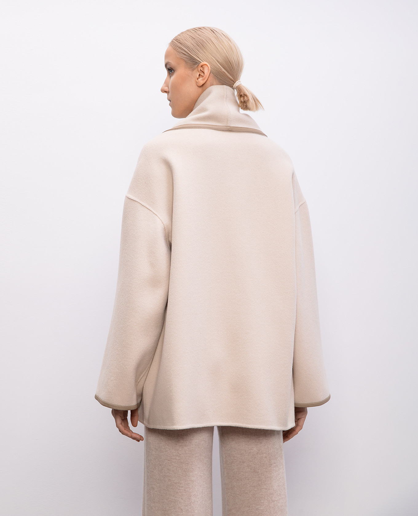 

Beige wool and cashmere puffer coat Yves Salomon