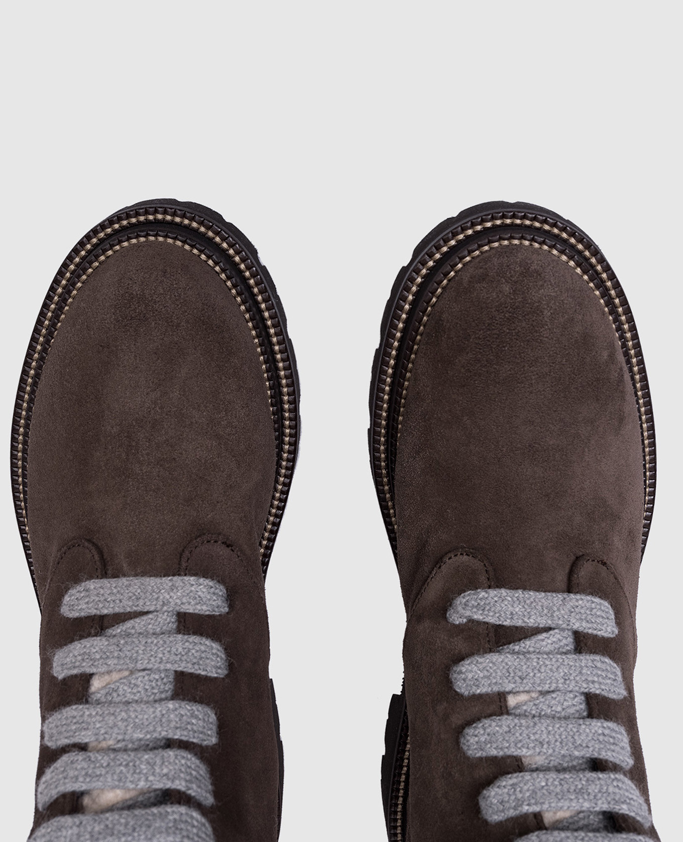 

Brown suede ankle boots with monil chain Peserico