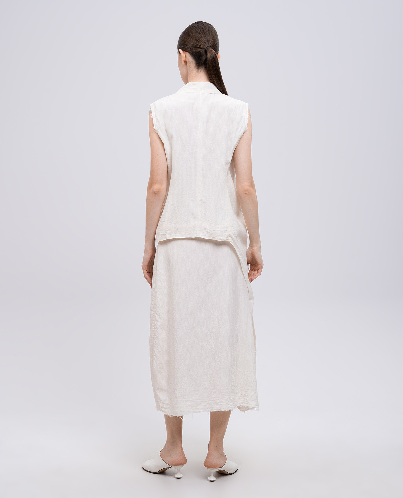 

Beige vest with bamboo and linen Marc Le Bihan