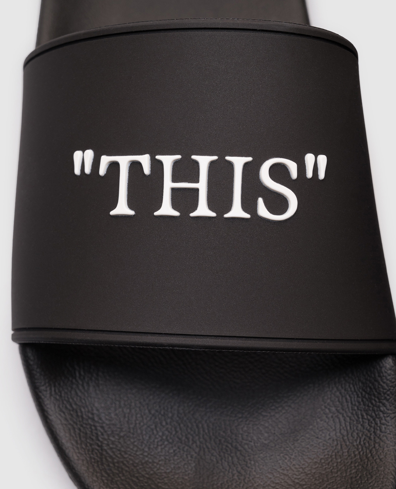

Black sliders This That Off-White
