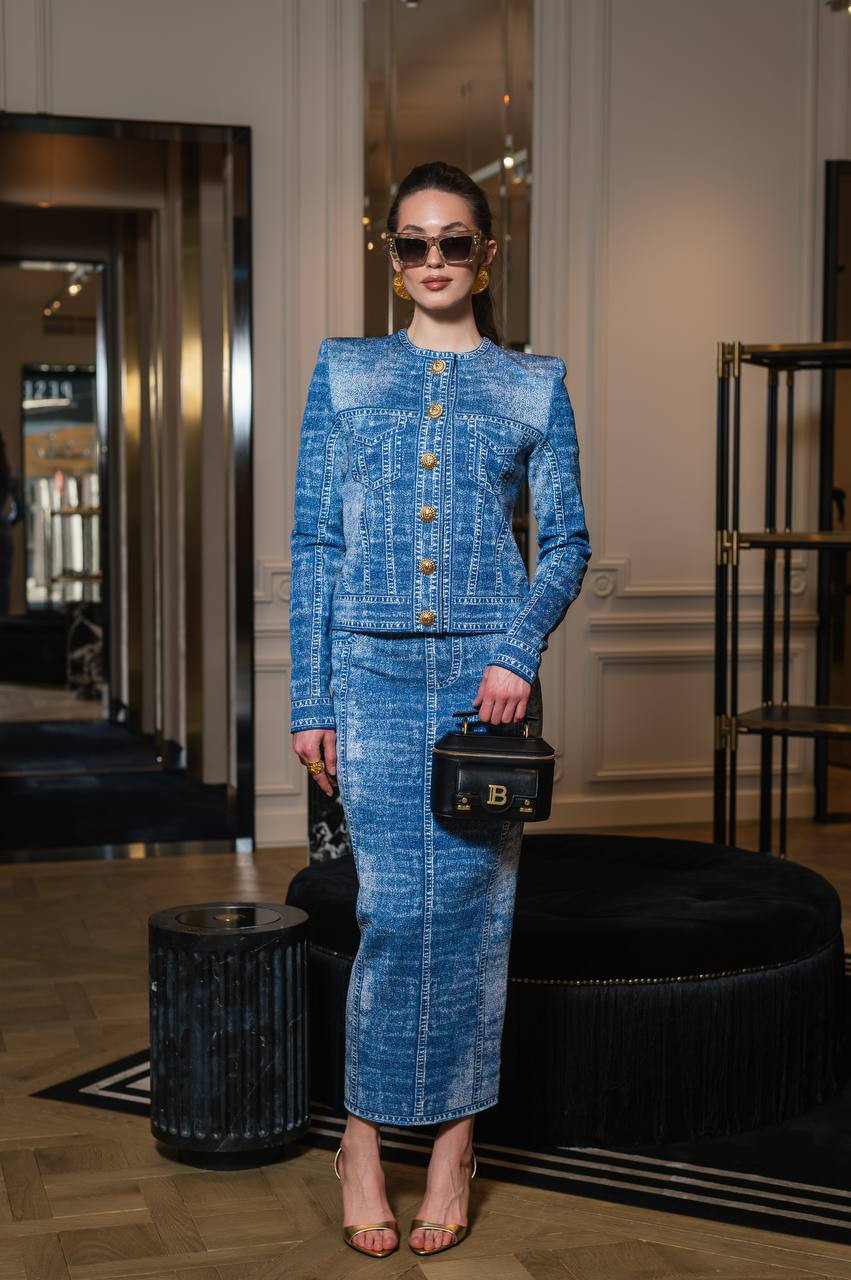 

Blue printed midi skirt with logo patch Balmain