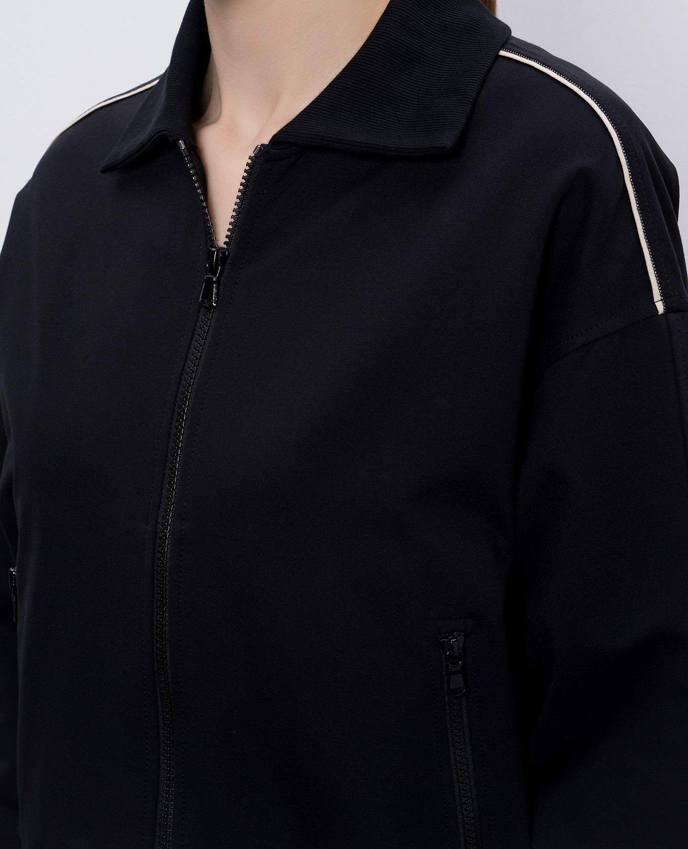 

Black sports jacket with monil chain Brunello Cucinelli