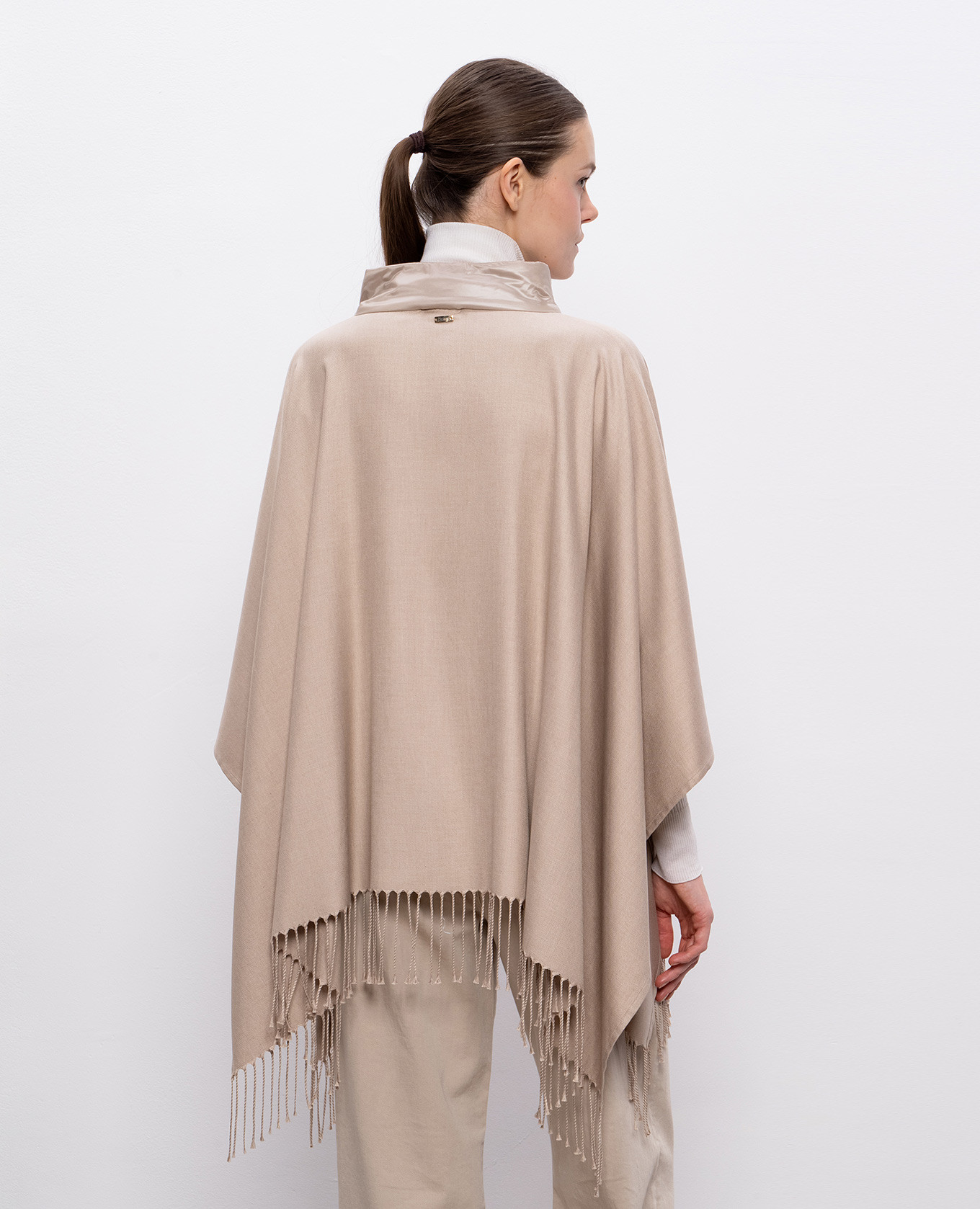 Beige silk poncho with fringe Herno 4