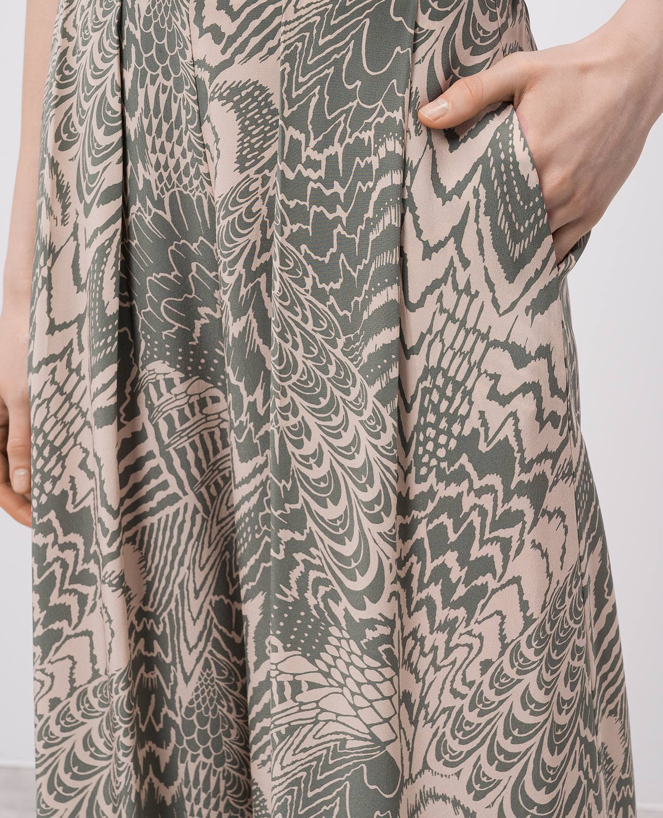 

BOTO green silk pants with floral print Momoni