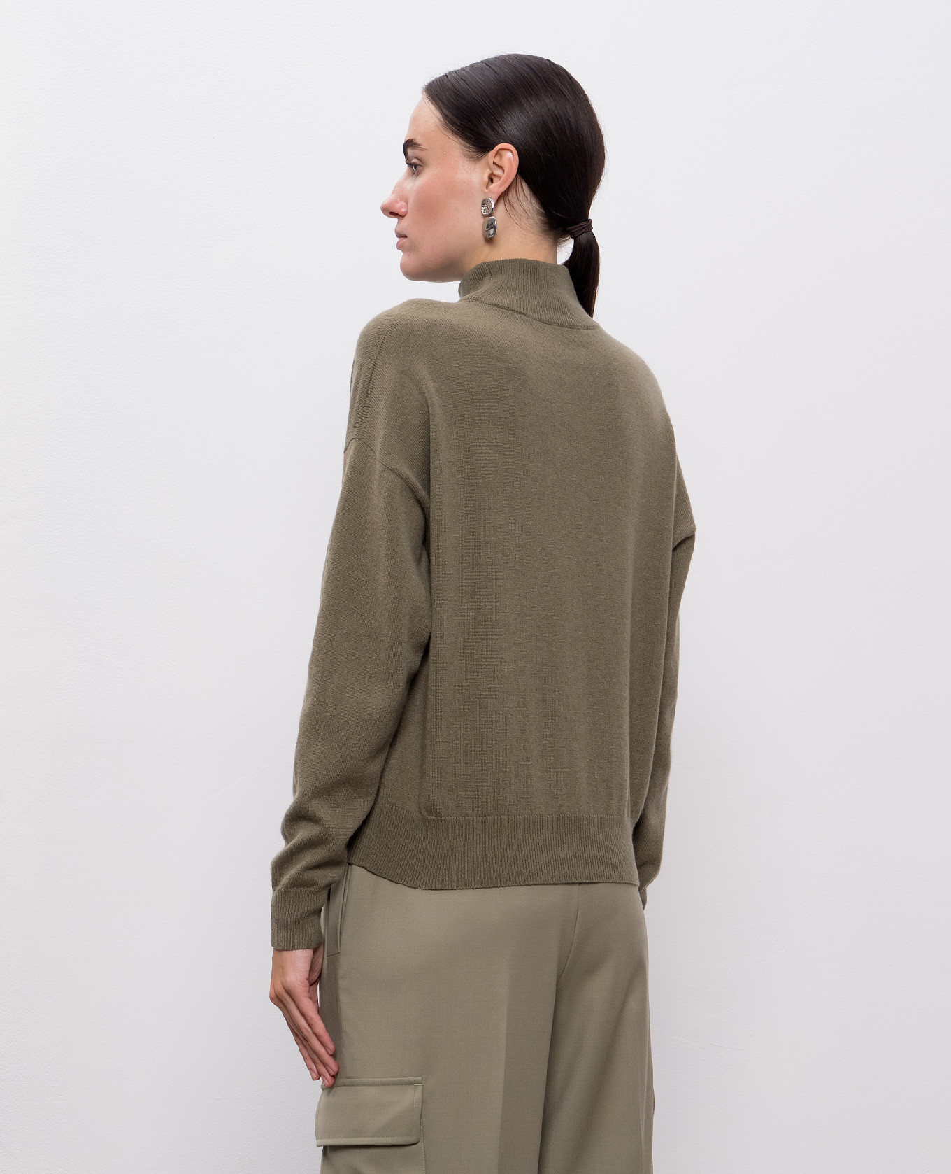 

Green wool, silk and cashmere sweater with monil chain Peserico