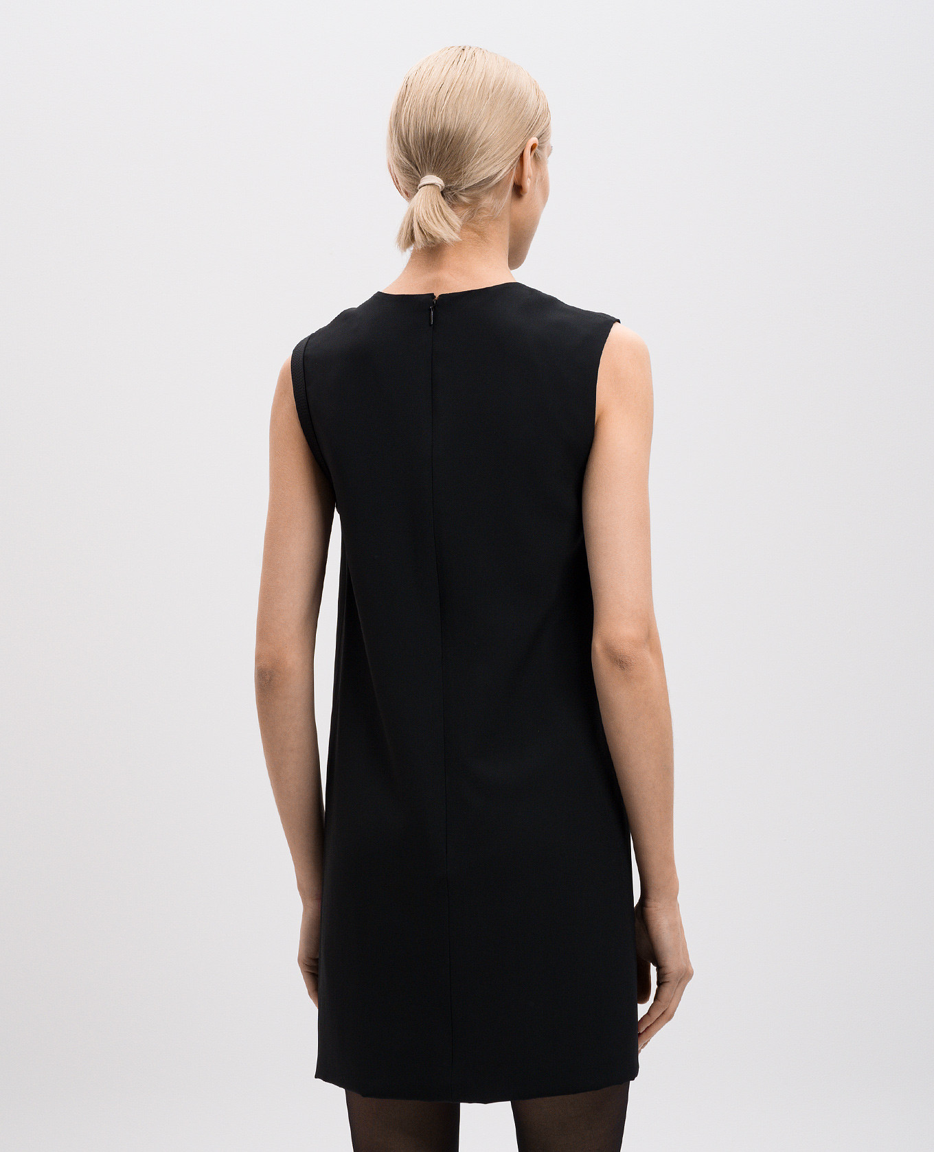 Black mini dress with a hairpin Versace 4