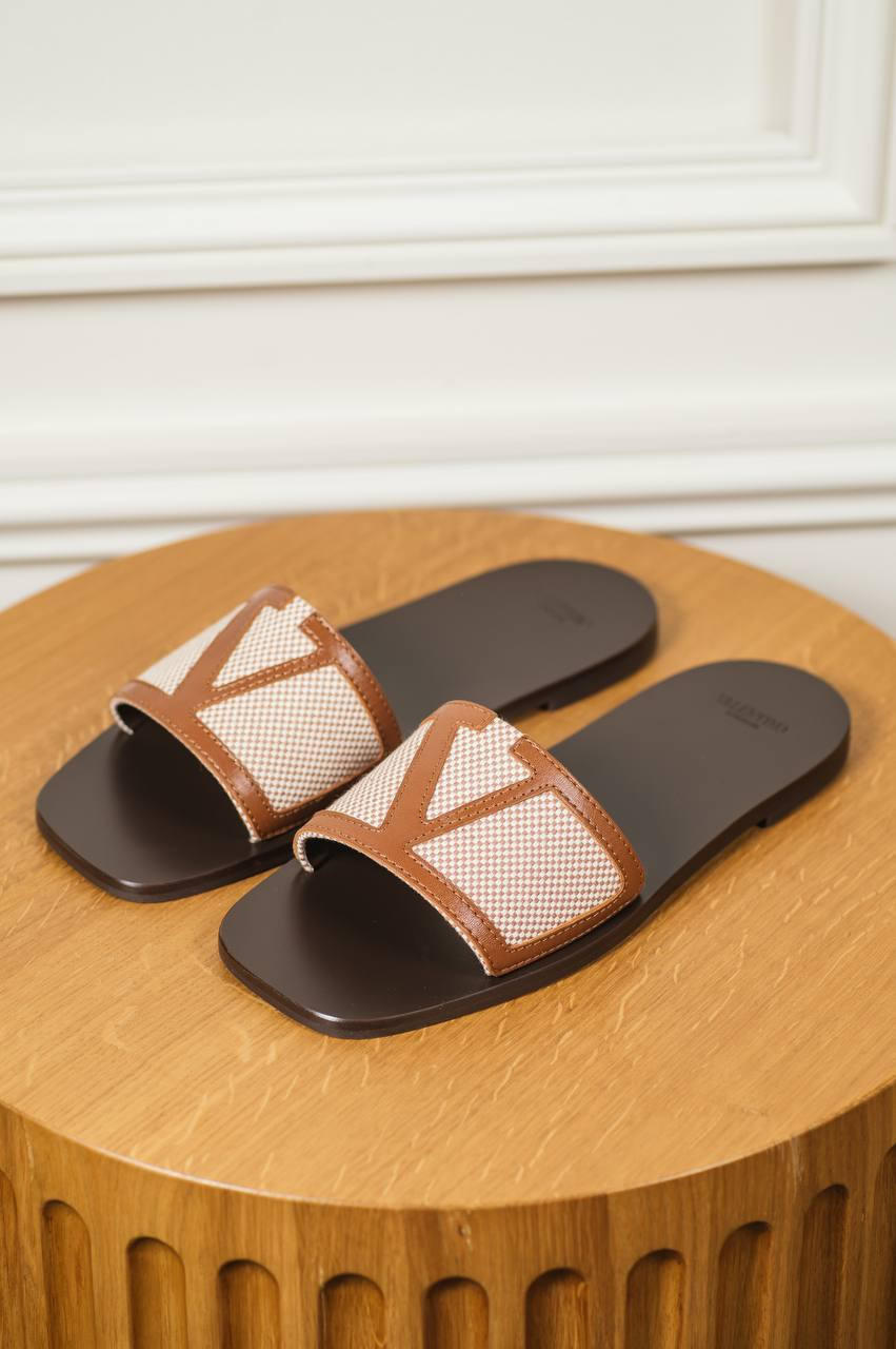 

Viva Superstar Slide Brown Combination Flip Flops Valentino