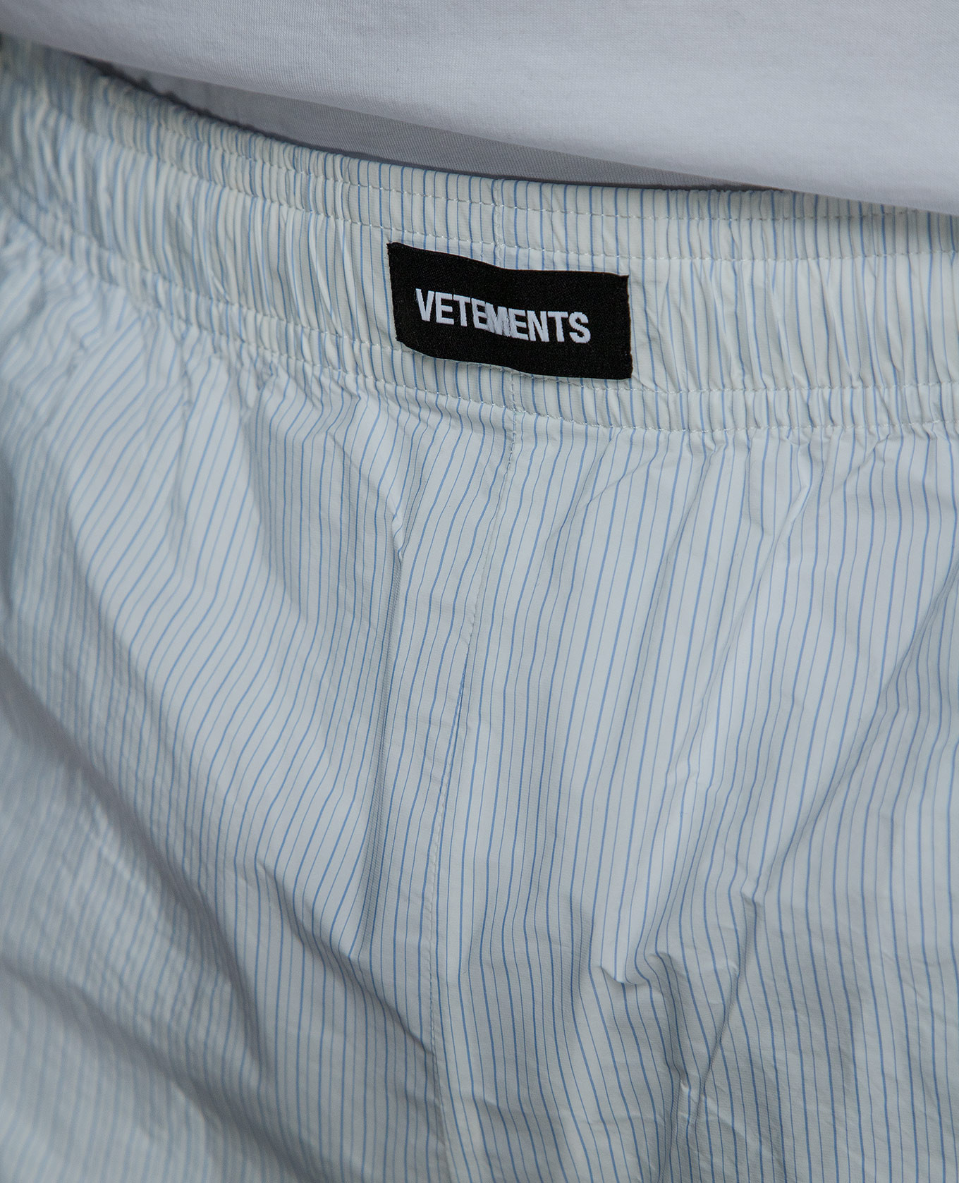 White shorts in a stripe with a logo Vetements 5