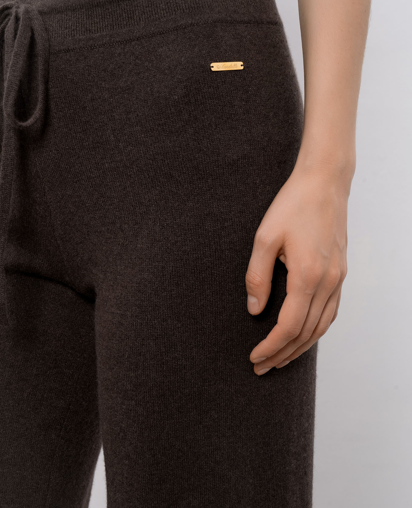 

Brown cashmere sweatpants Enrico Mandelli