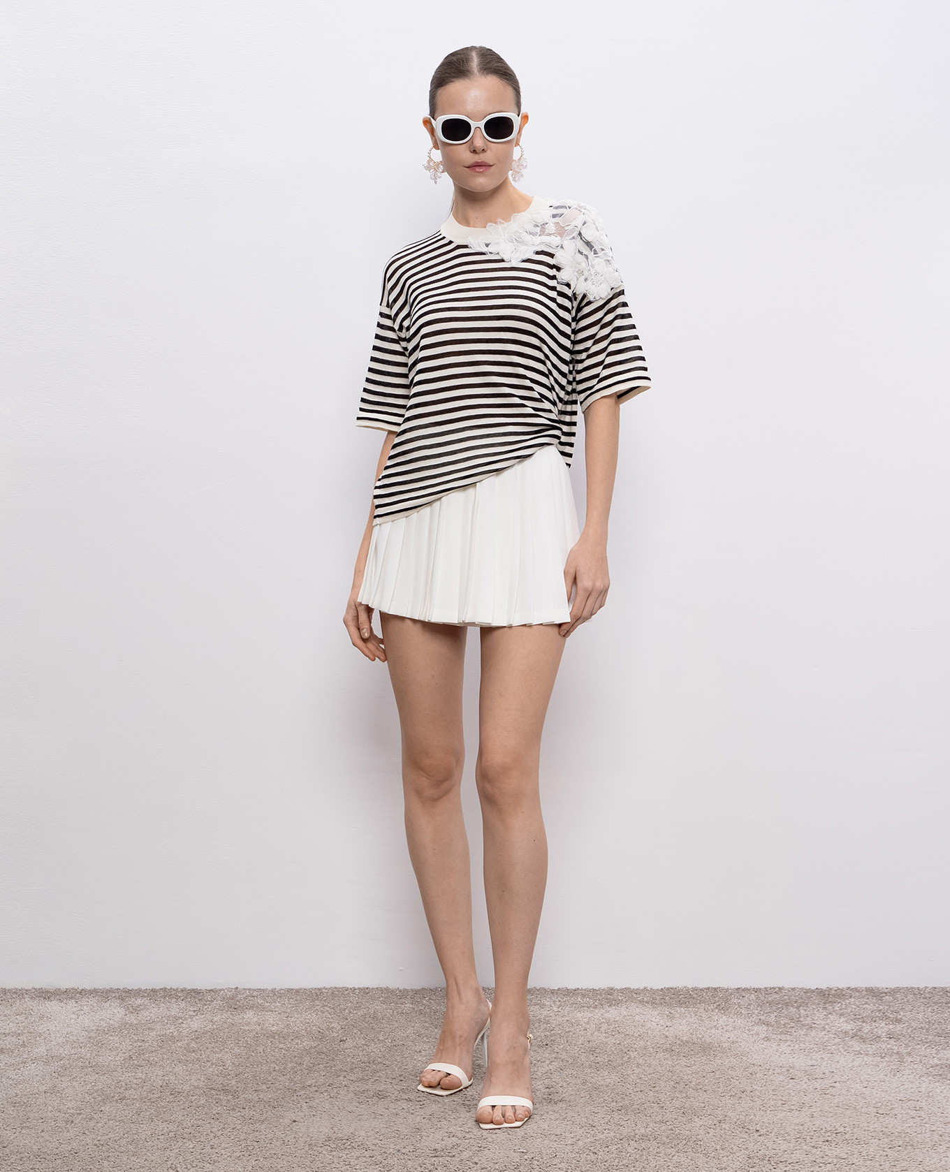 

White pleated skirt with a smell Ermanno Scervino