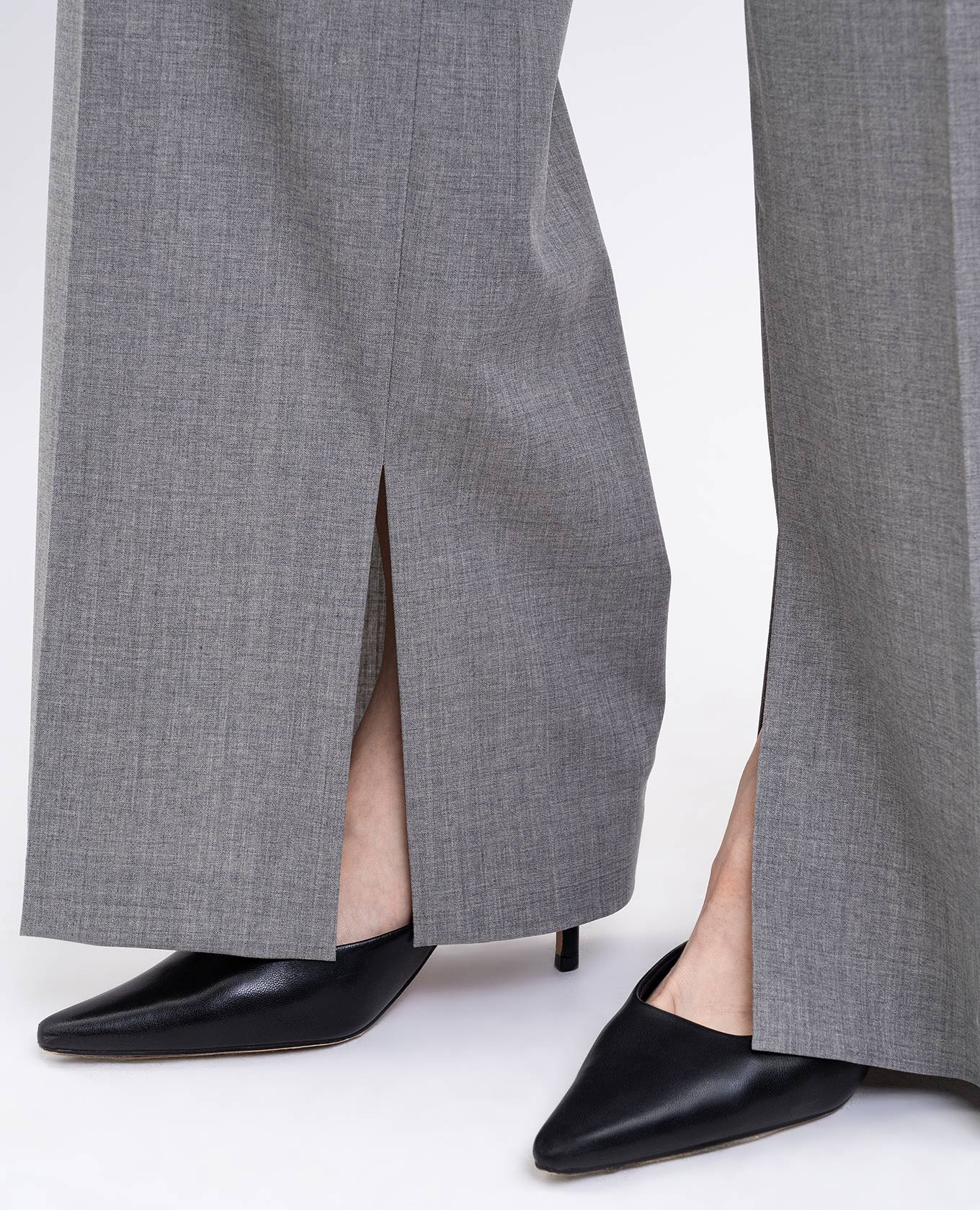 

Gray wool pants with brand patch Peserico, Grey