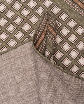 Brunello Cucinelli A green pasha scarf made of silk in a geometric pattern MV8980091