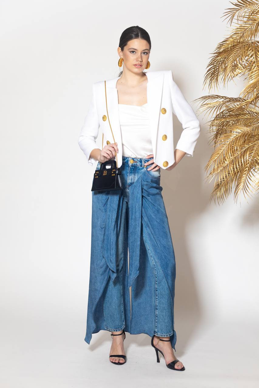 

White cropped jacket with accent branded hardware Balmain