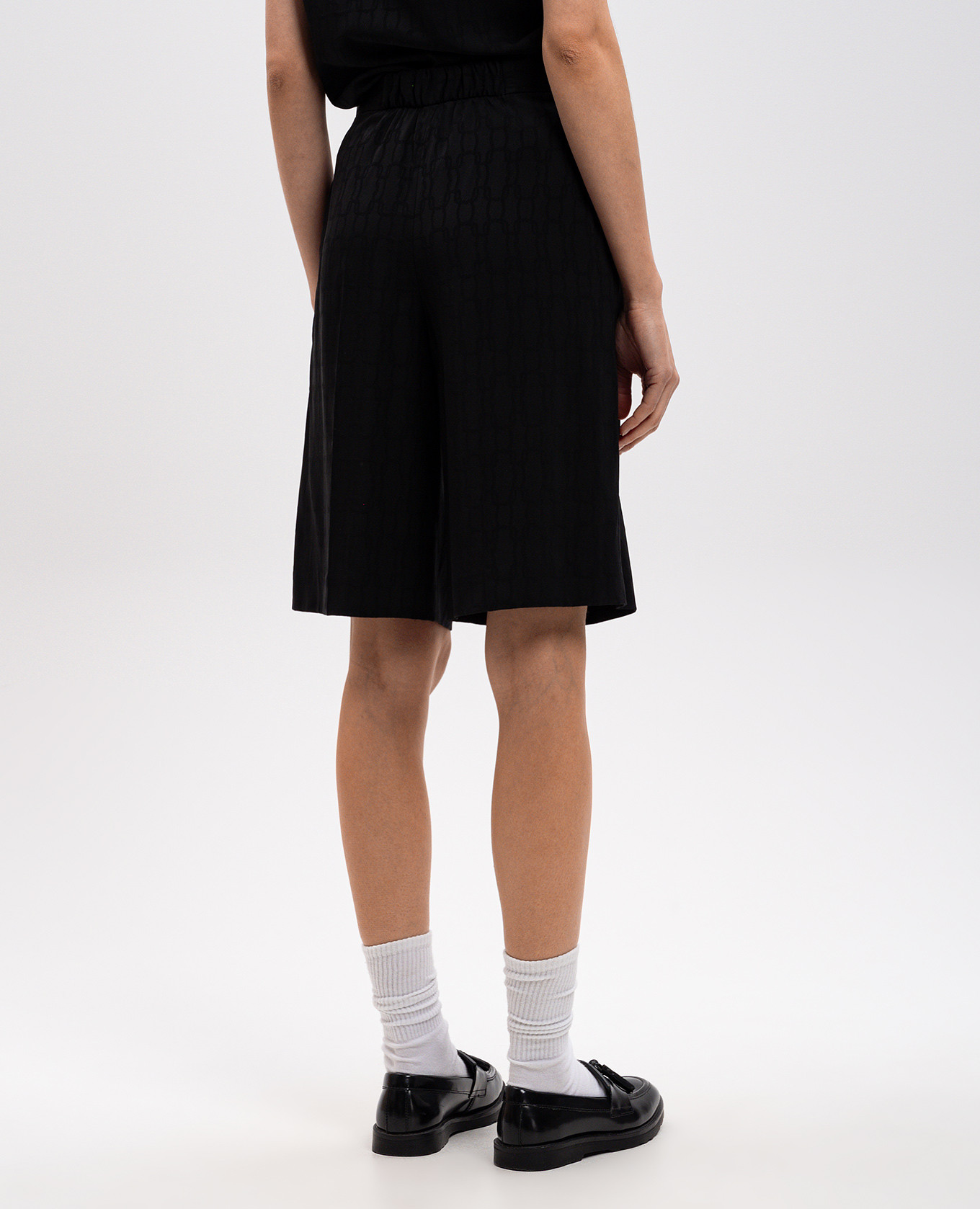 

Black shorts with silk Agnona