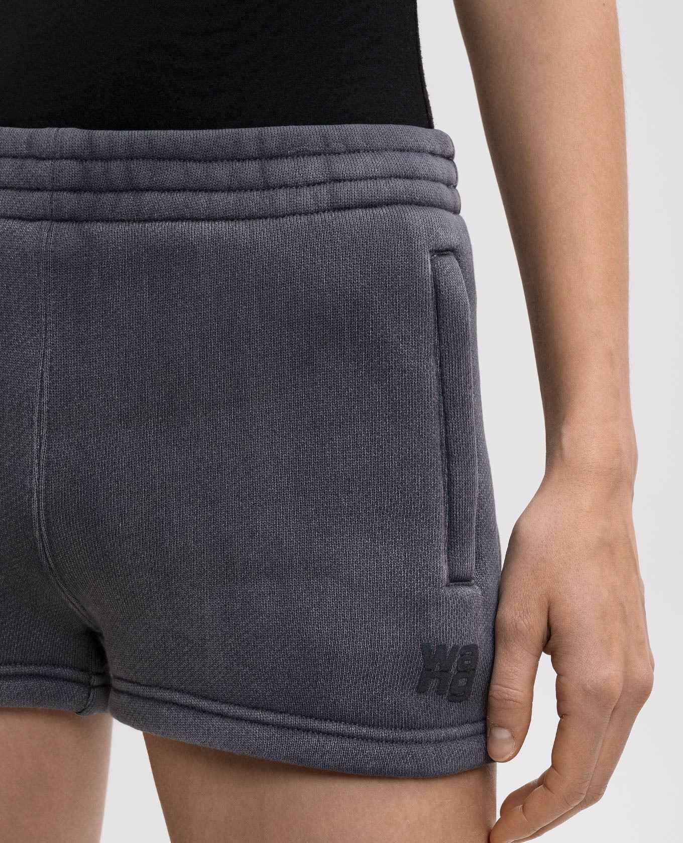

Grey shorts with logo print Alexander Wang