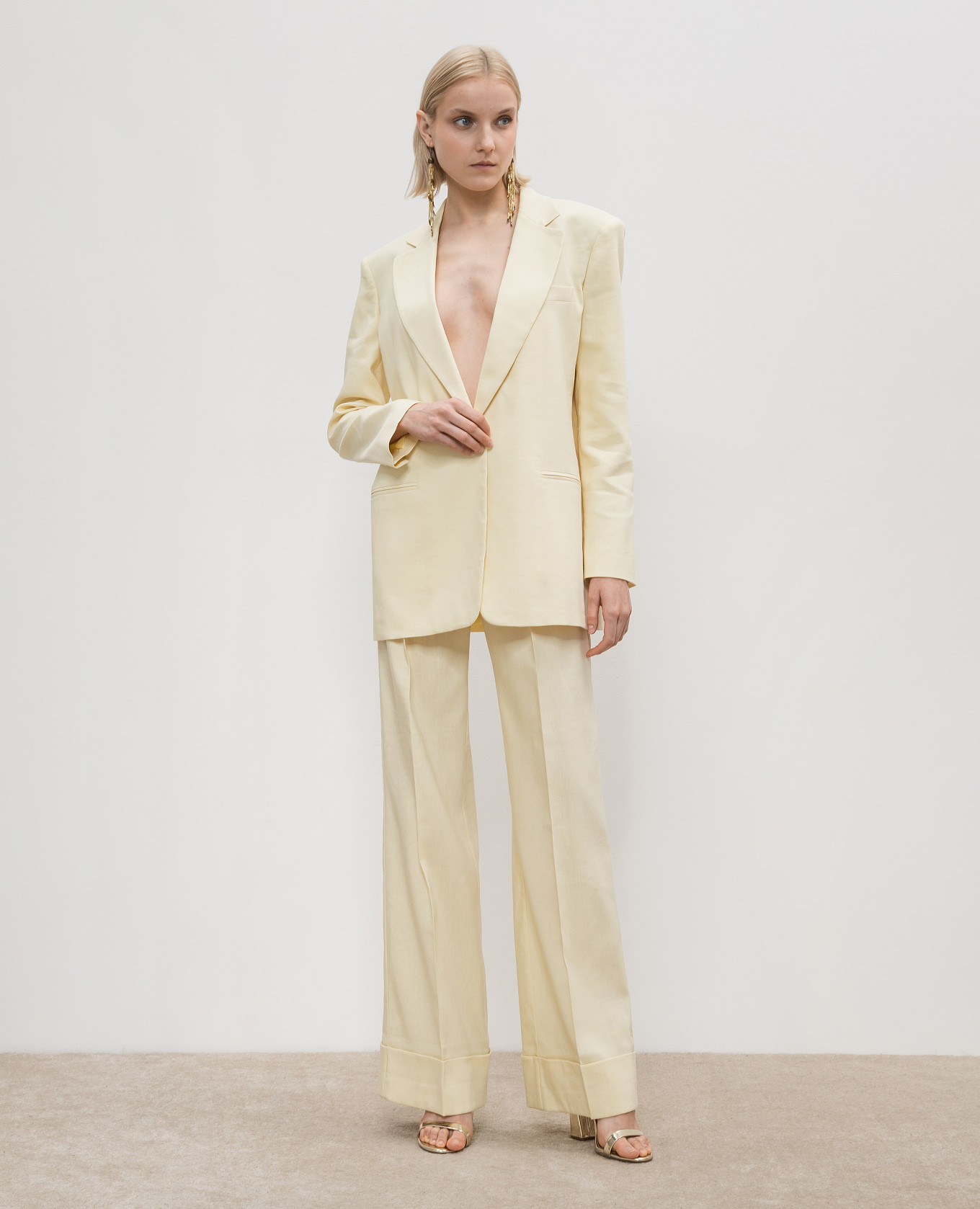 Nathalie yellow pants with linen The Andamane 2