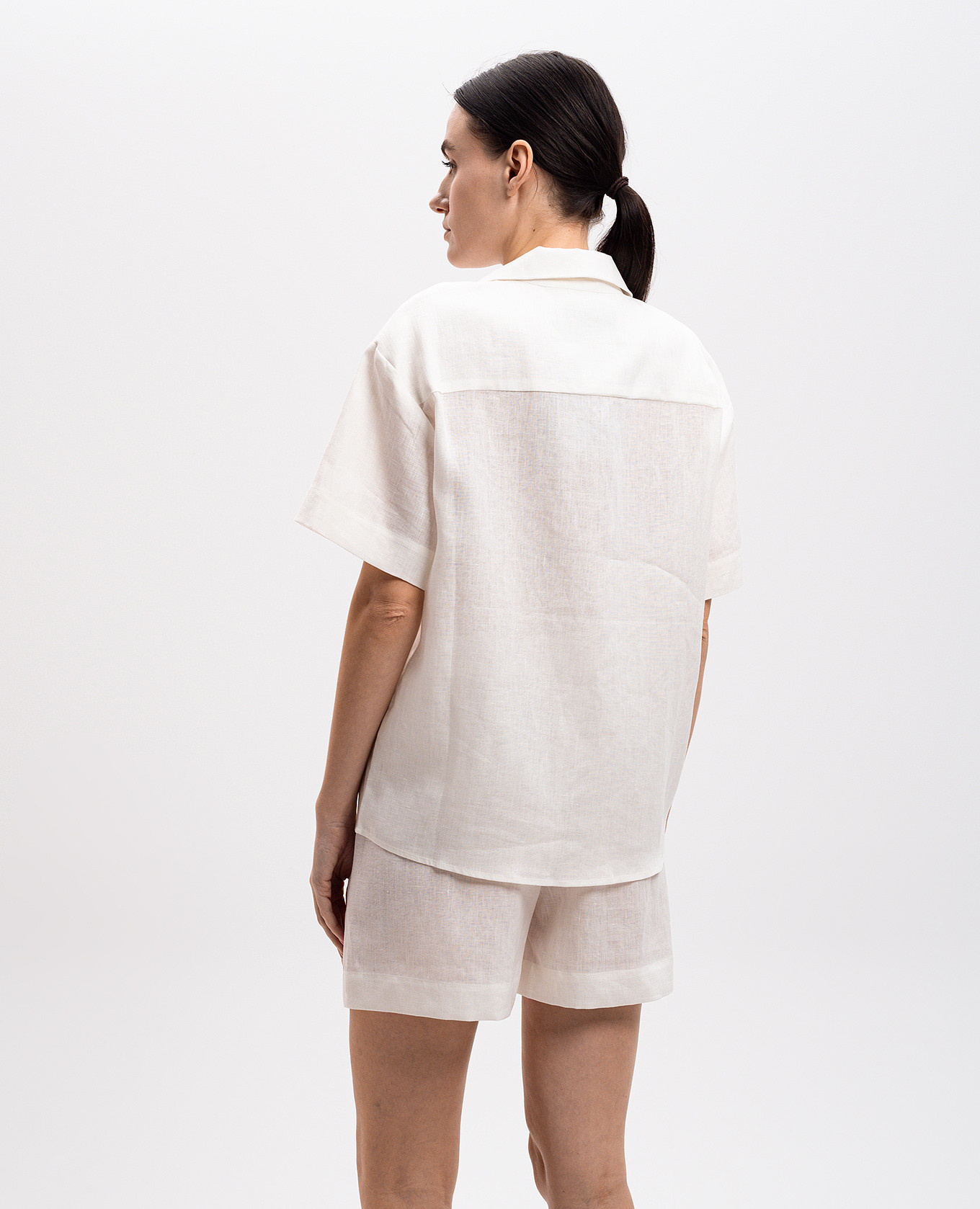 

Prague white linen shirt Asceno