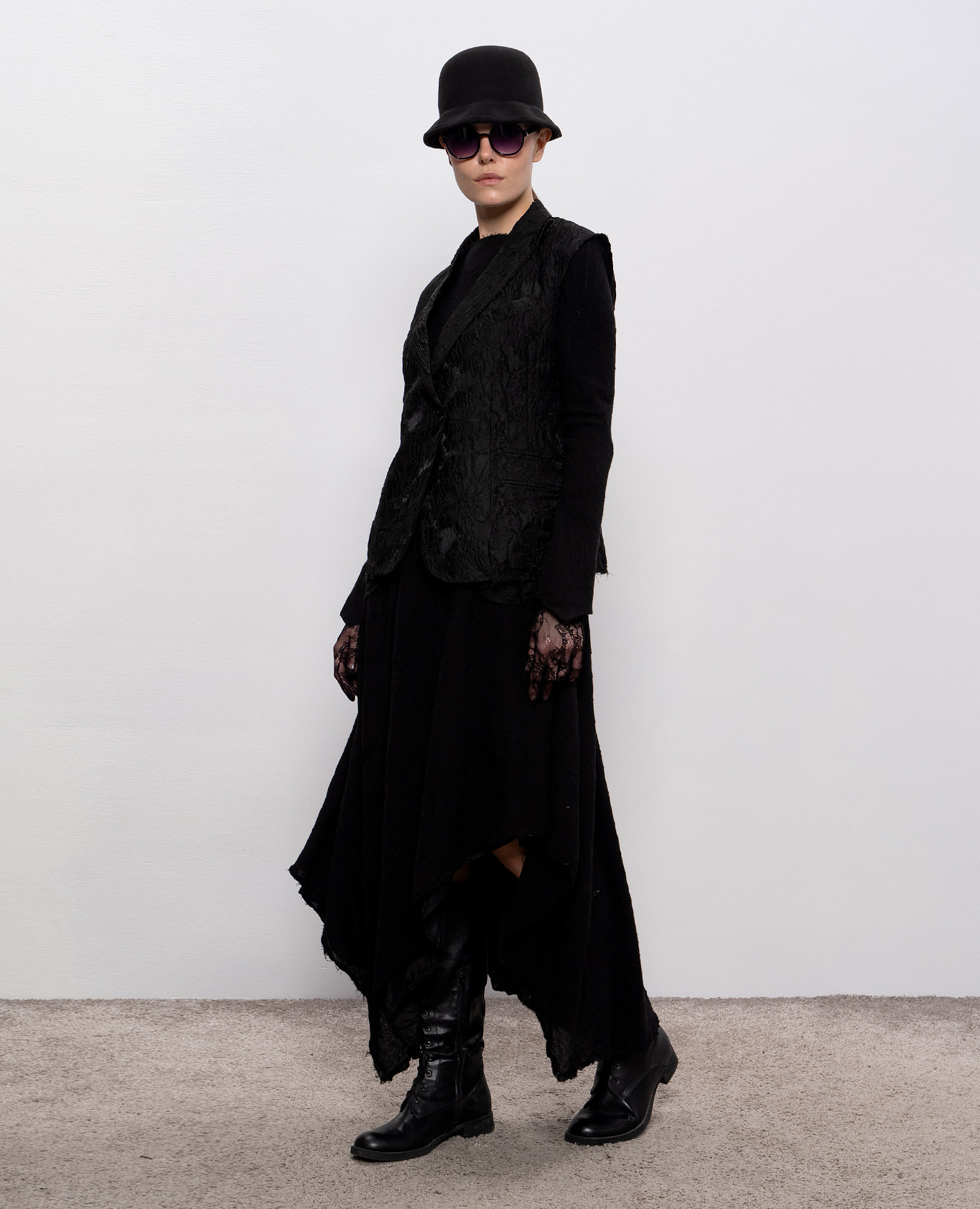Black dress with wool in floral embroidery Marc Le Bihan 2