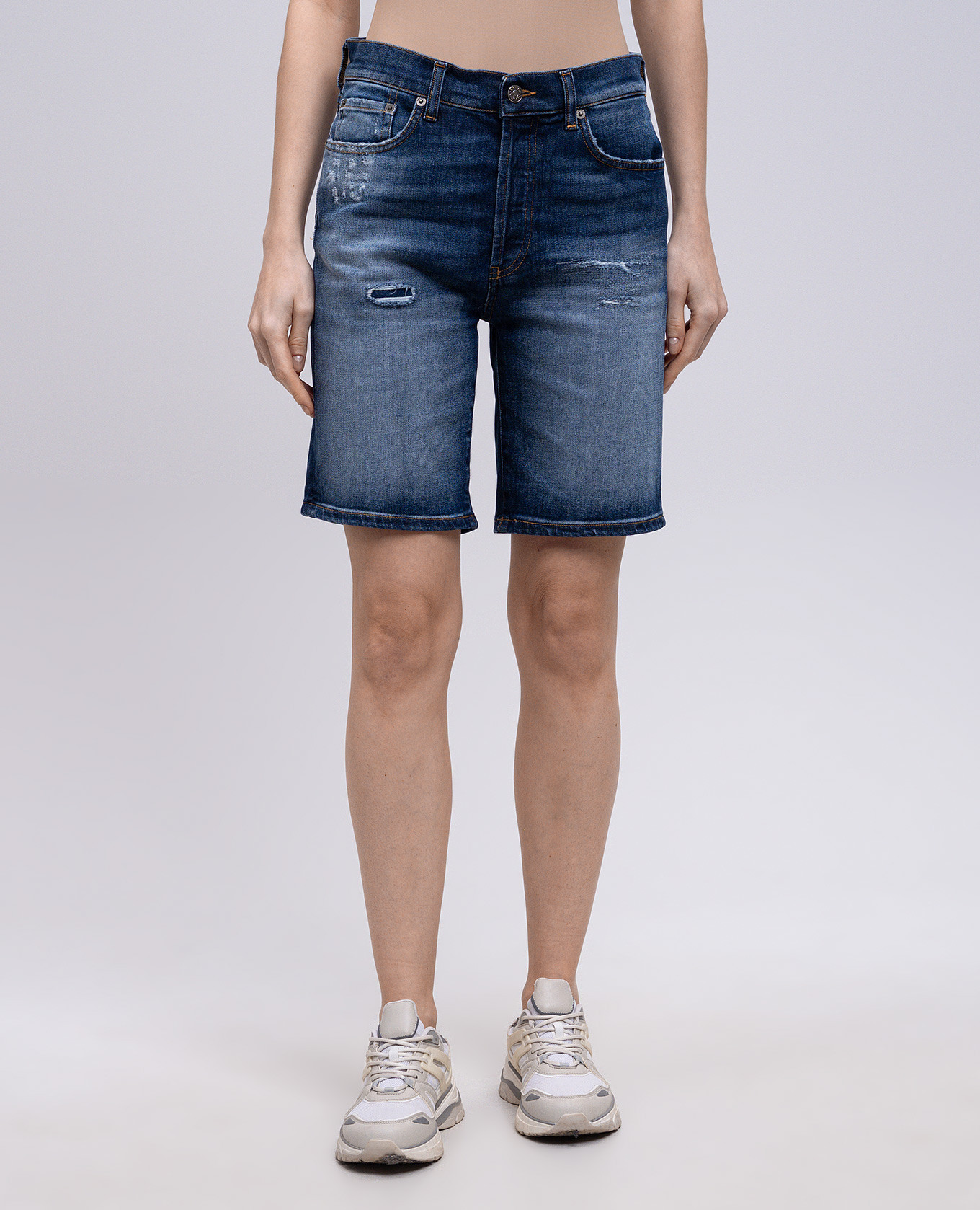 

Dade blue denim shorts with logo patch Dondup