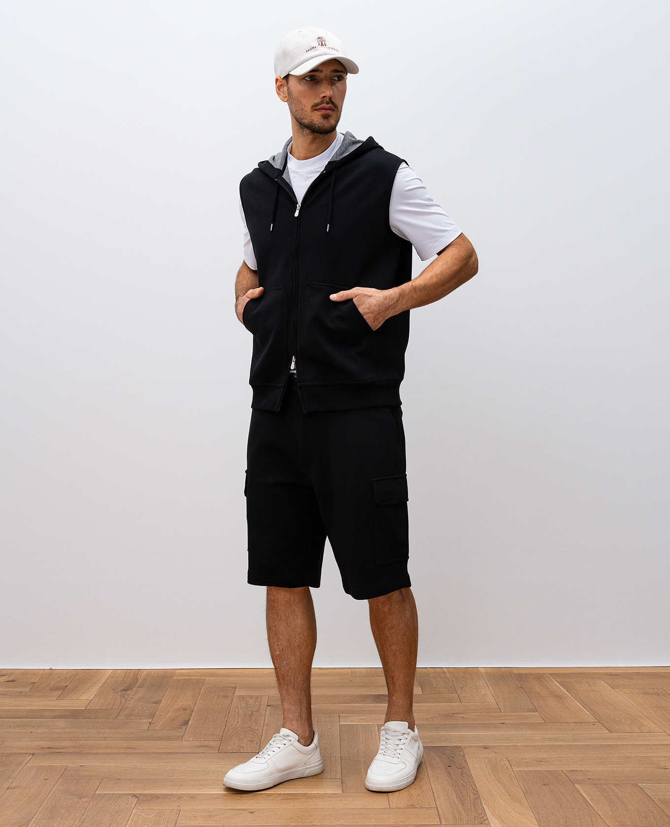 

Black cargo shorts Brunello Cucinelli