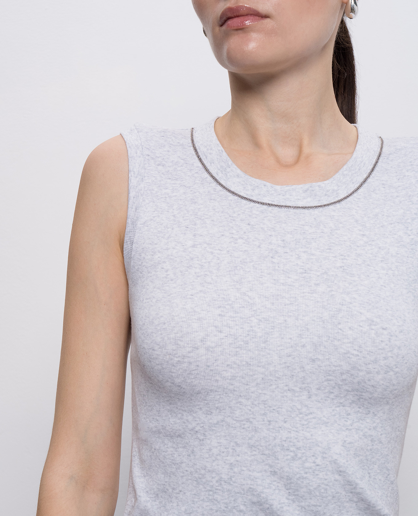 

Grey melange ribbed top with monil chain Peserico