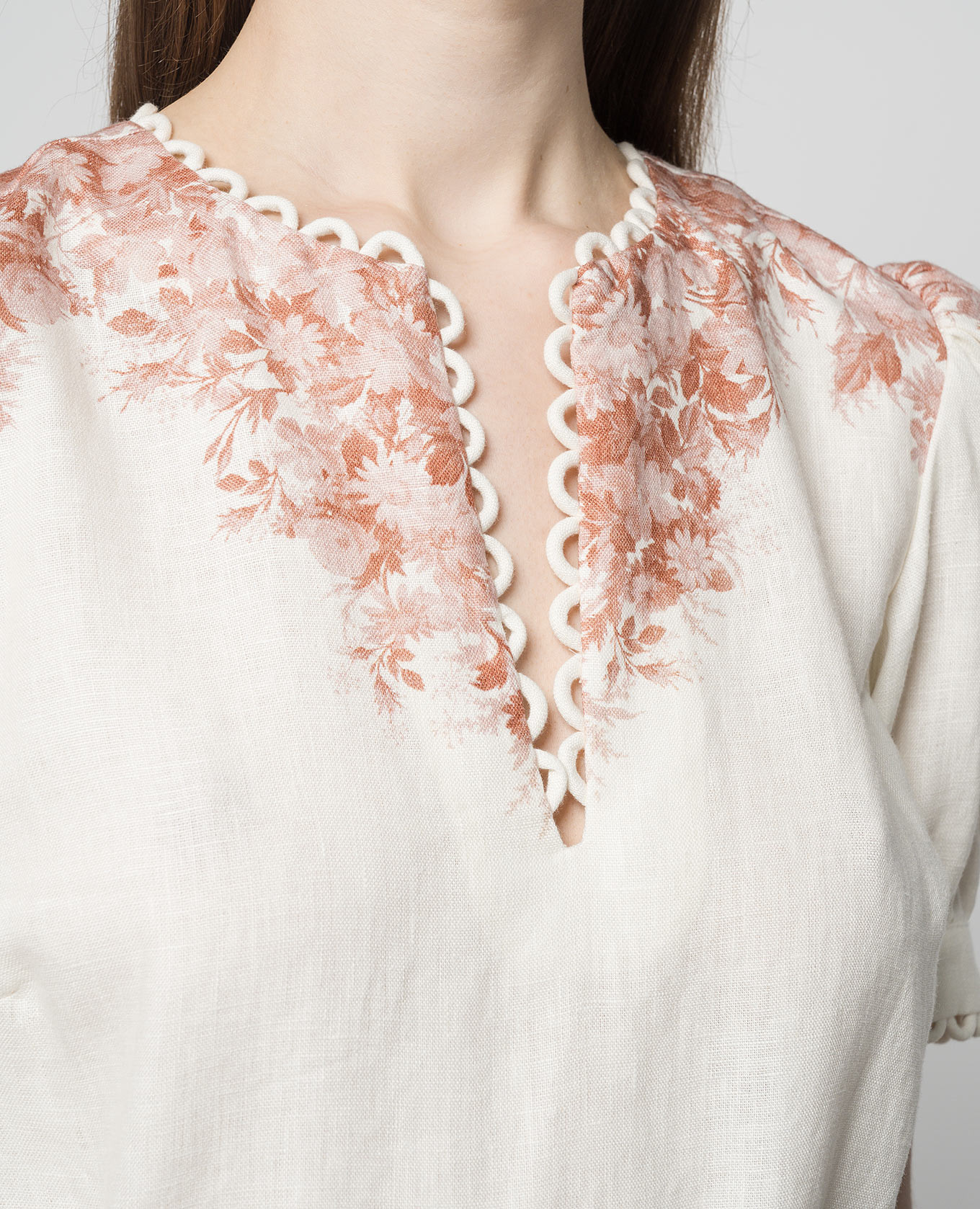 

White blouse made of linen in a floral print Twinset