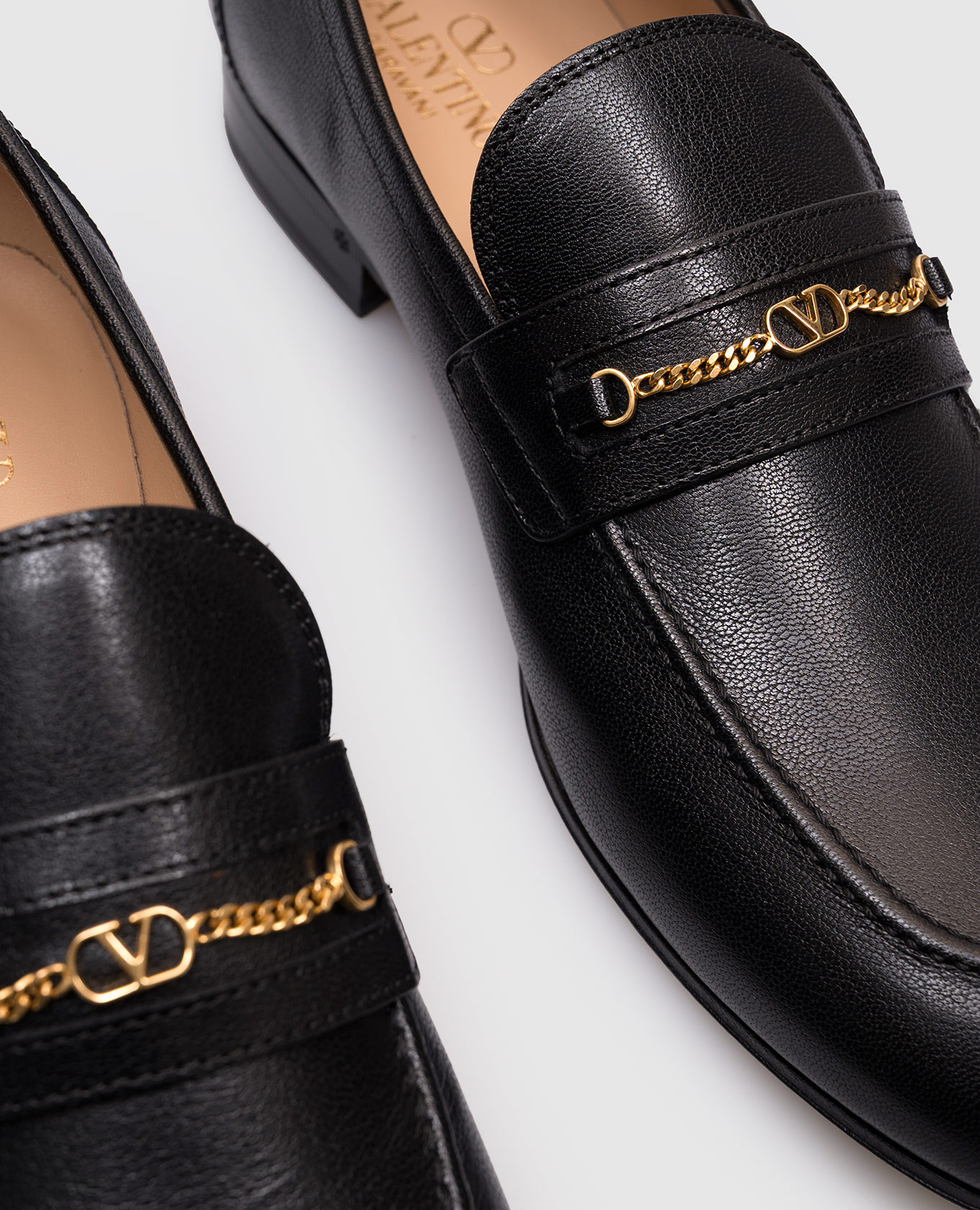 

Black leather loafers with VLogo Signature emblem Valentino