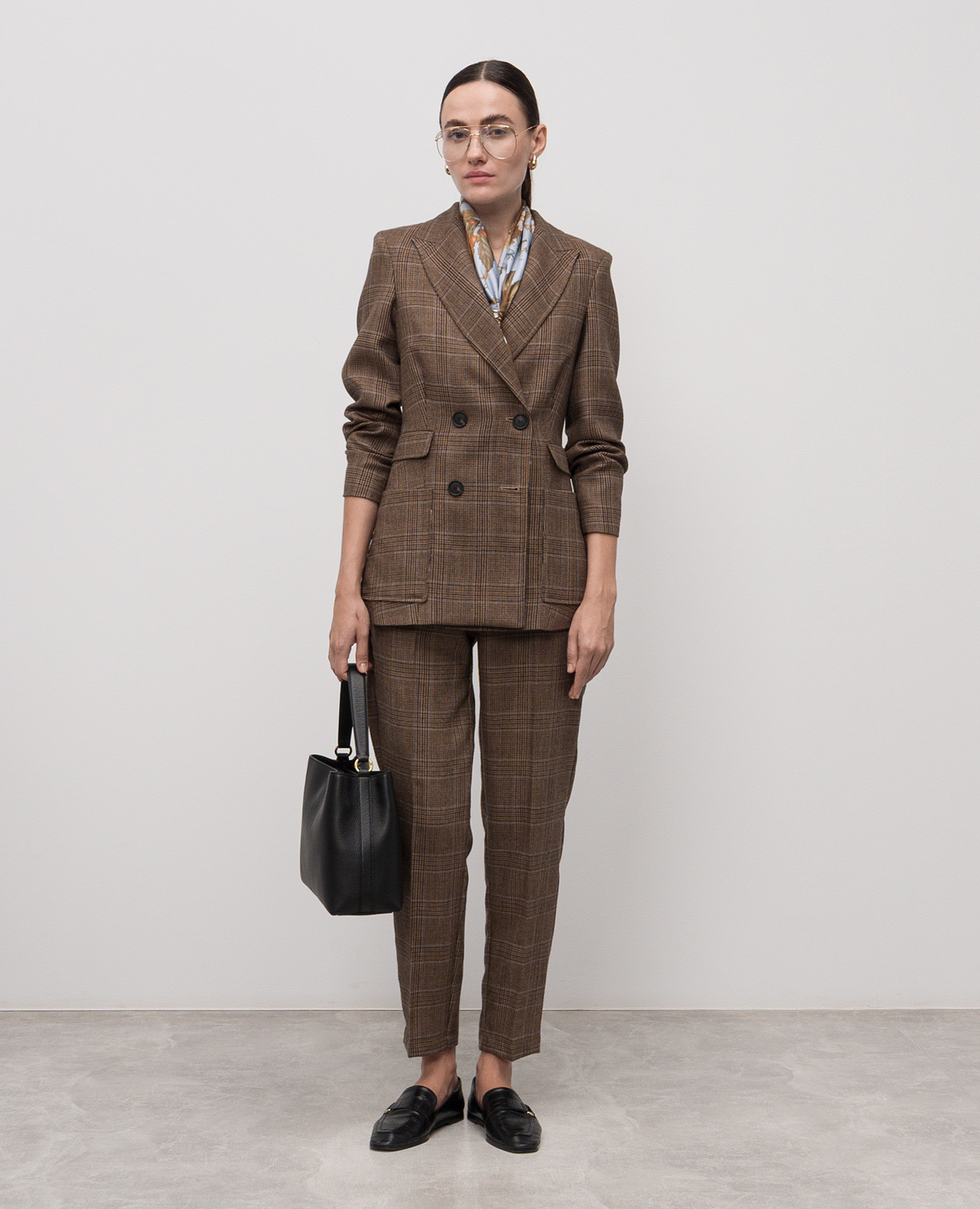 Brown Gohn wool checked trousers Momoni 2