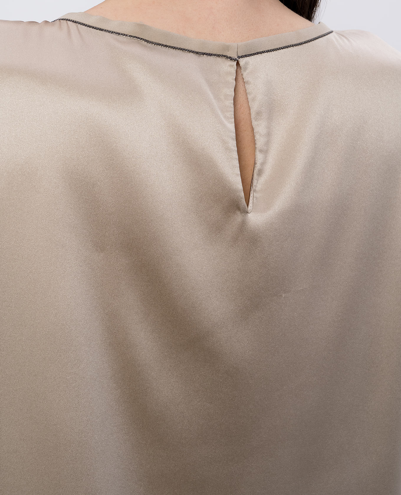 Beige silk top with monil chain Brunello Cucinelli 5