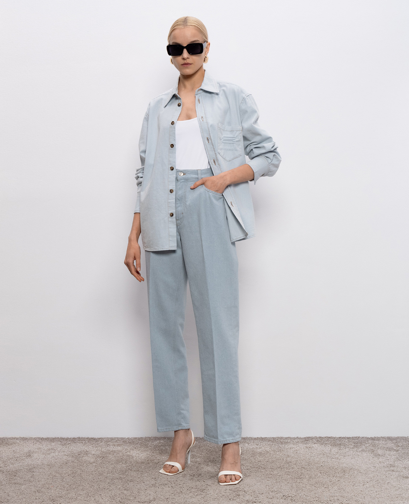 

Blue jeans with logo patch Victoria Beckham, Light blue