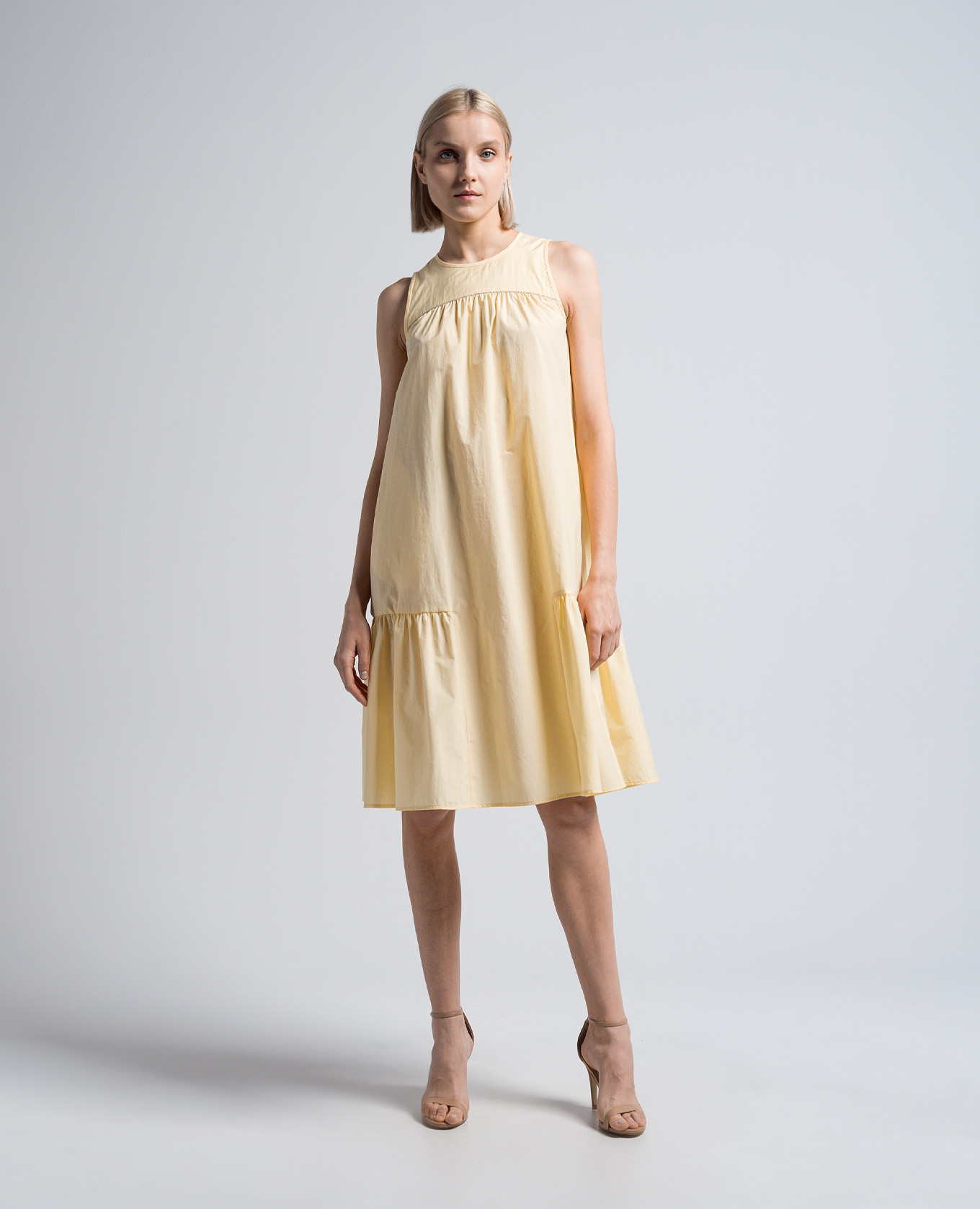 Yellow dress with monil chain Peserico 3