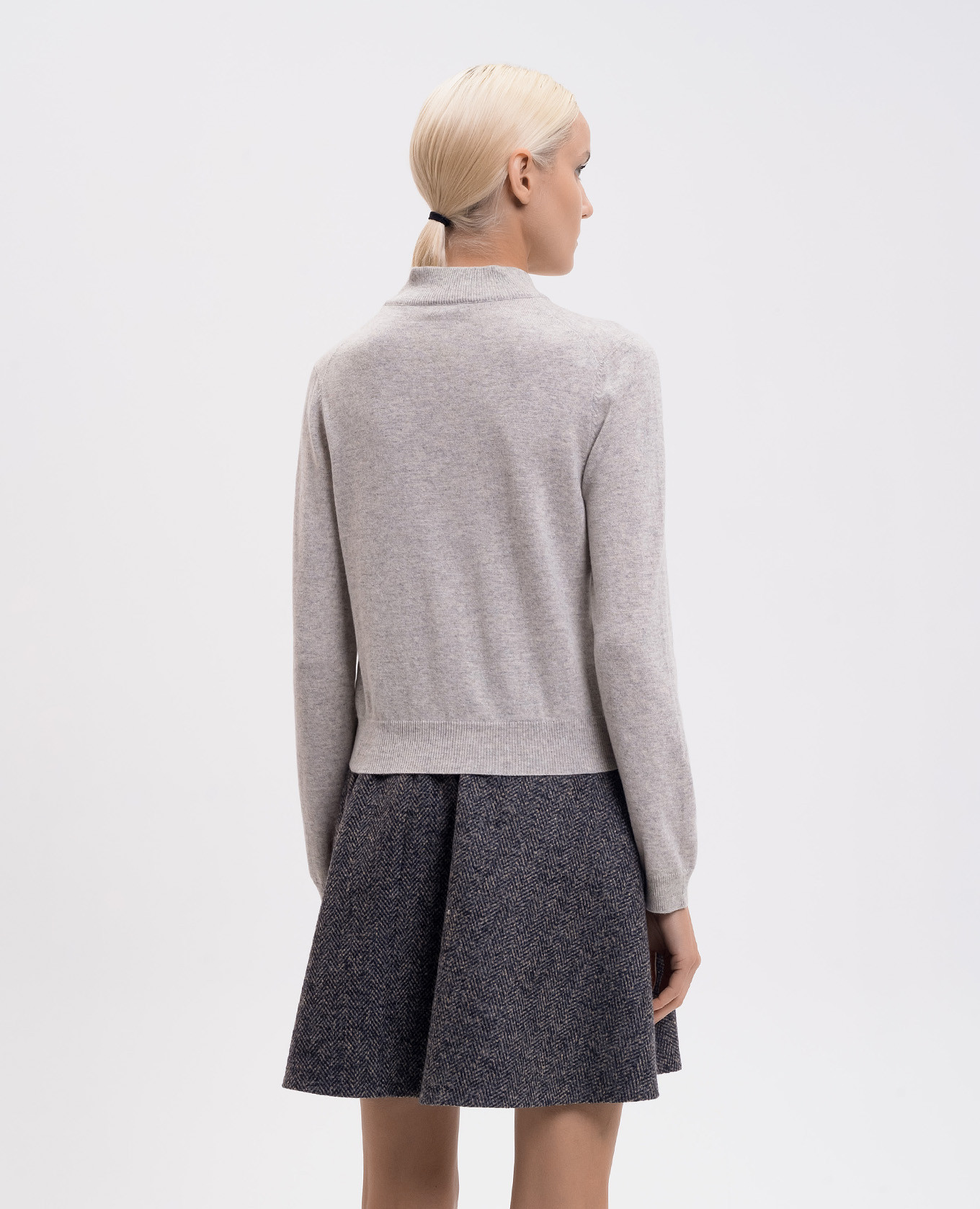 Gray cashmere jumper with monil chain Brunello Cucinelli 4