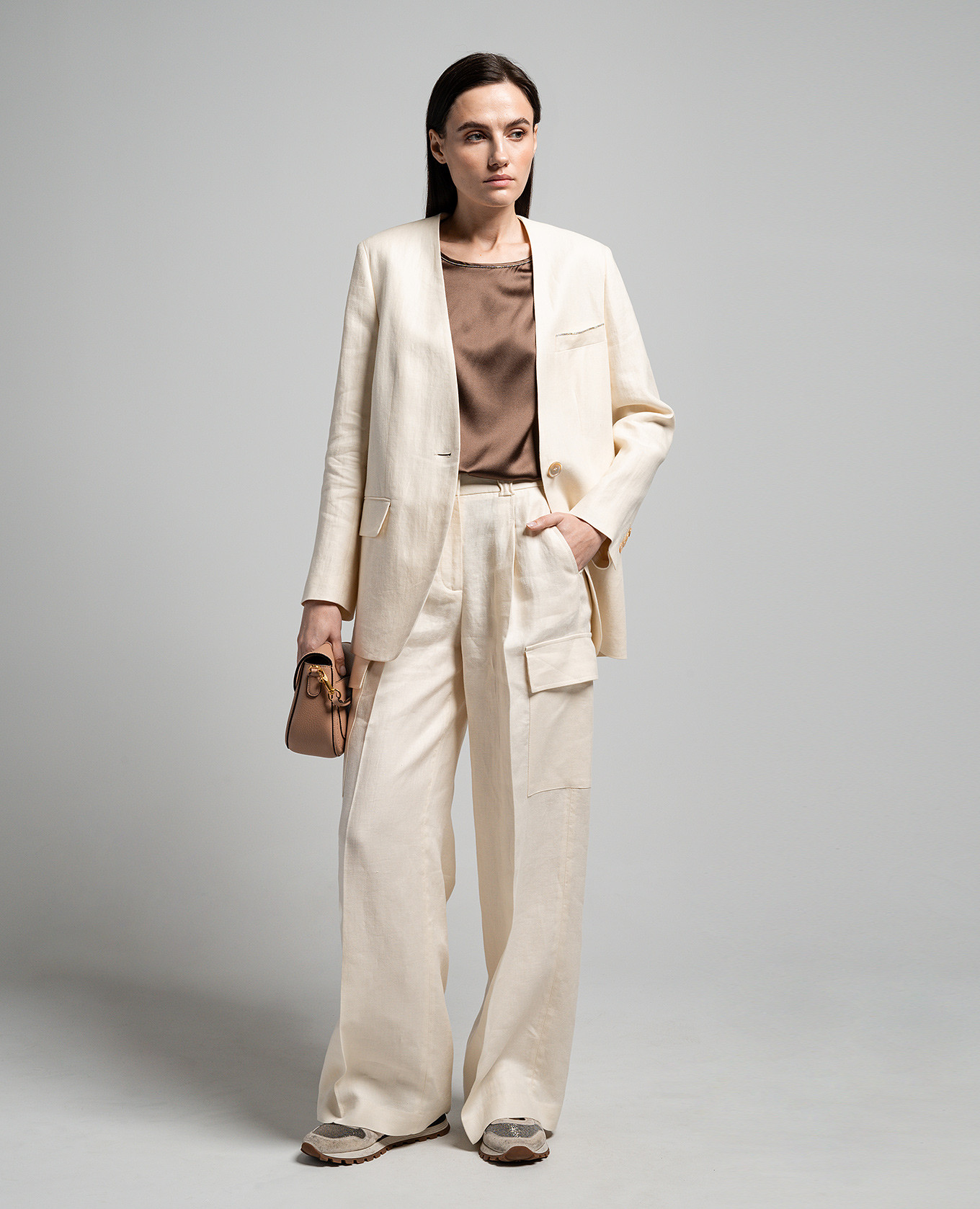 

Beige linen jacket with monil chain Peserico