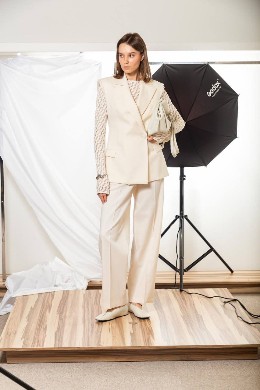 

Beige pants made of wool Rohe