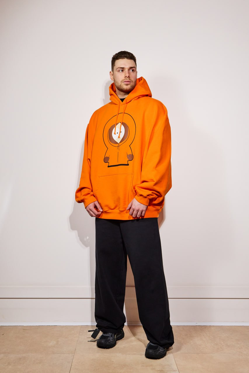 

Orange hoodie with Kenny print Vetements
