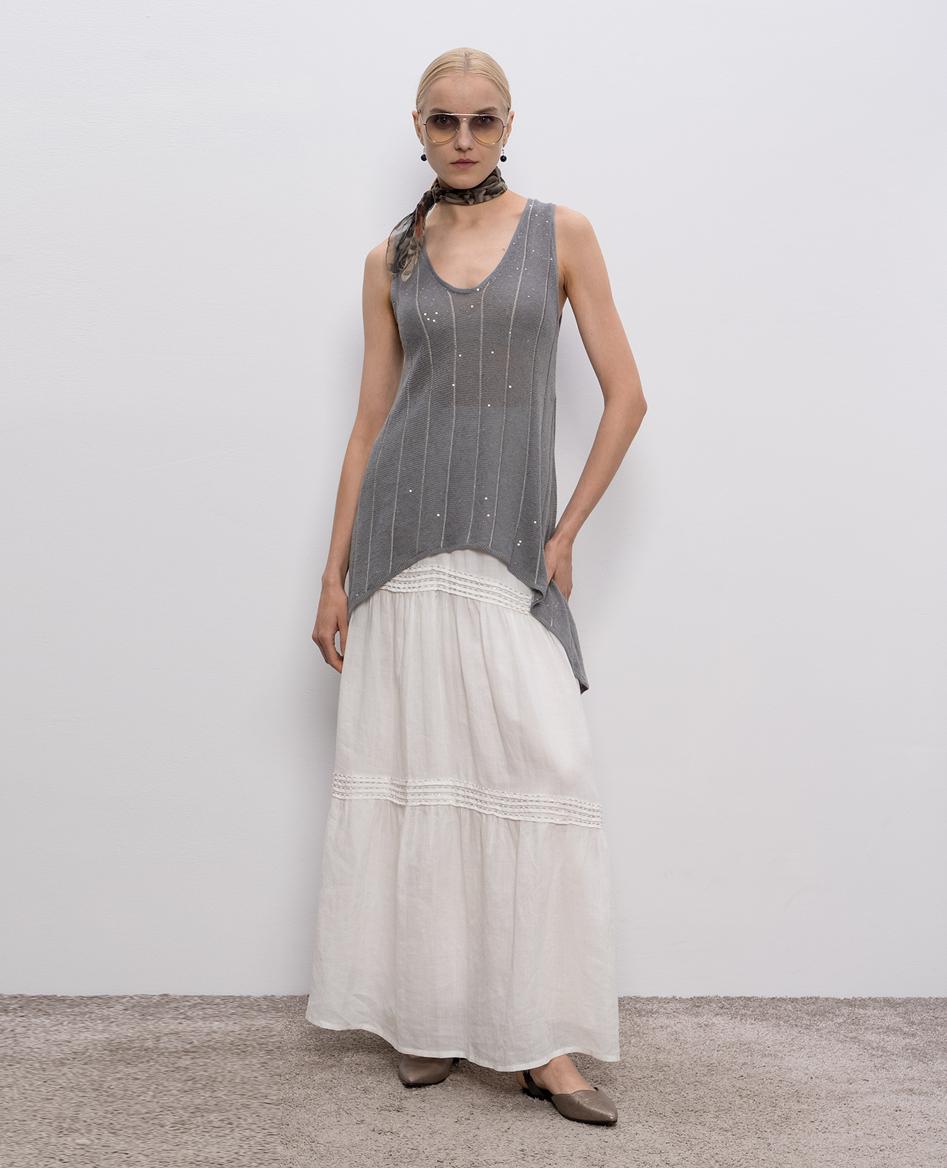 Gray linen and silk top with sequins Brunello Cucinelli 2
