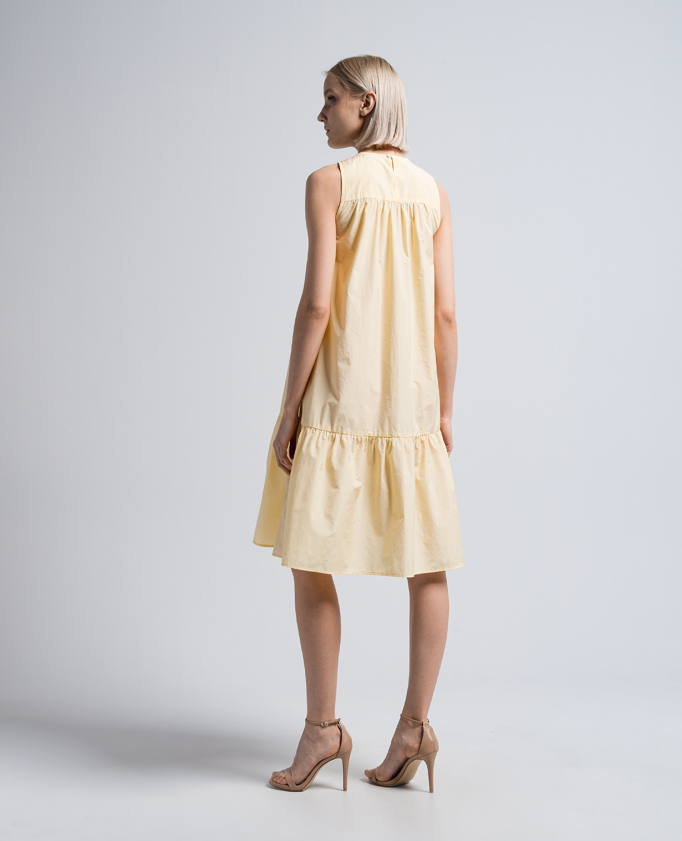 Yellow dress with monil chain Peserico 4