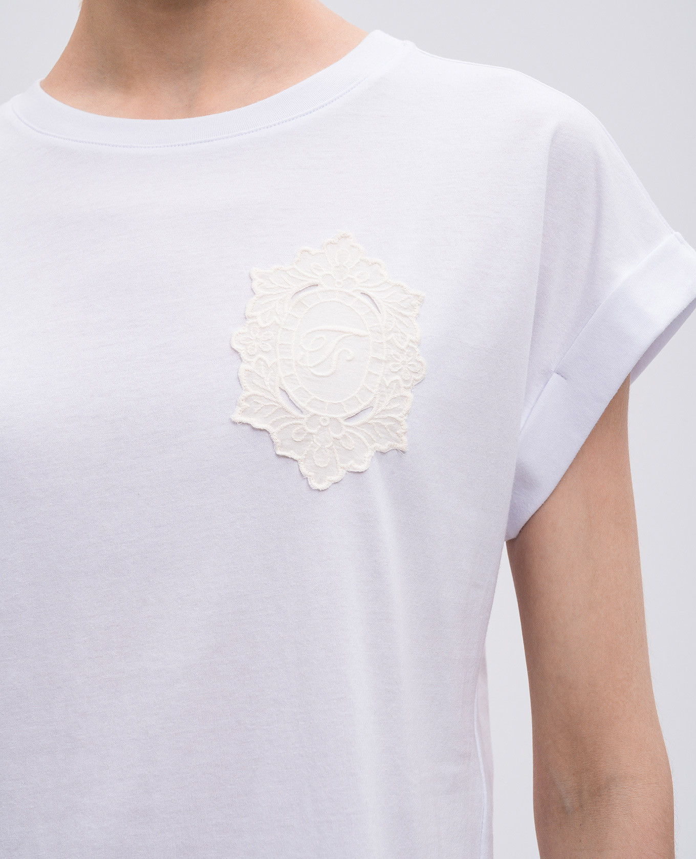 

White T-shirt with applique Twinset