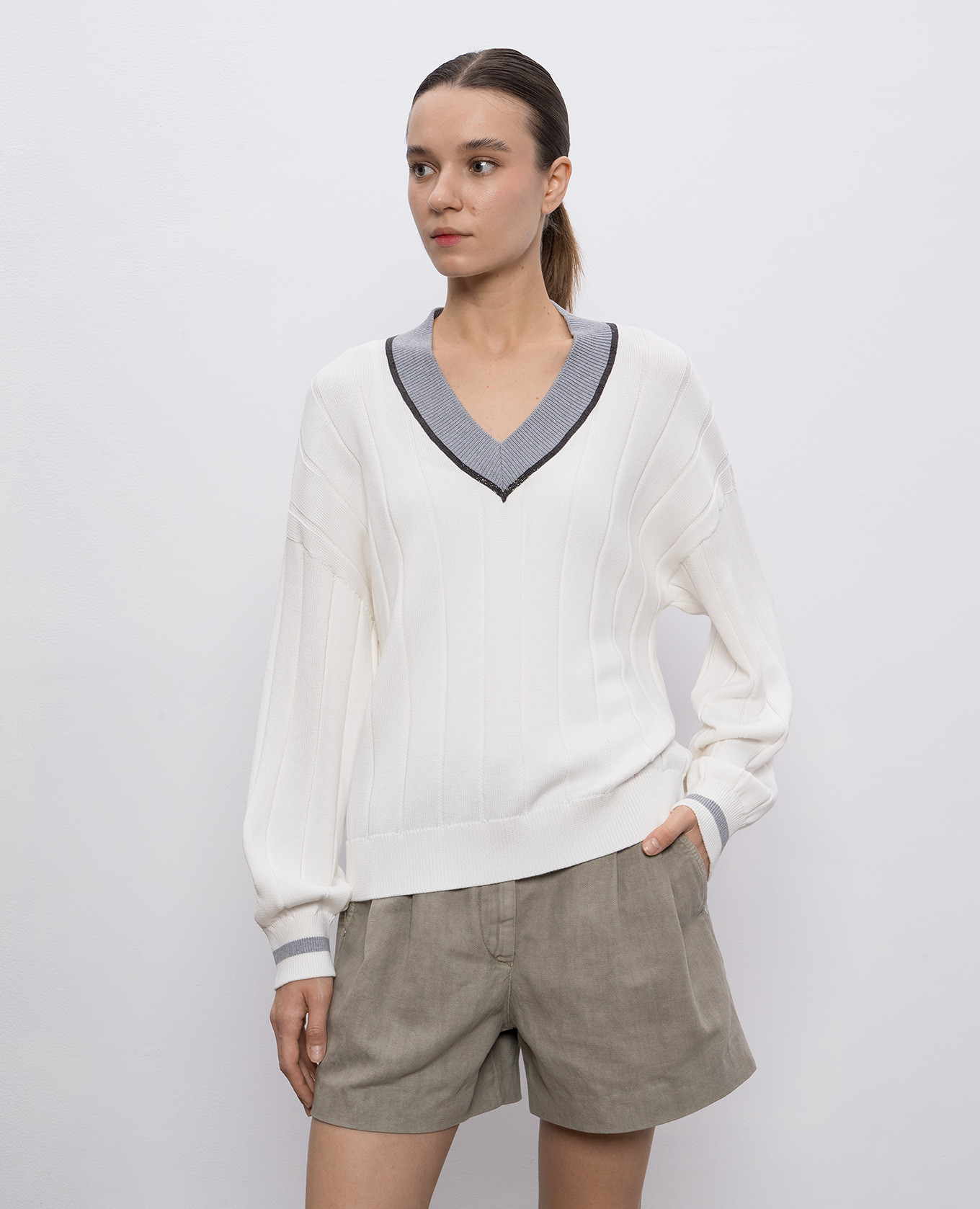 

White pullover with monil chain Brunello Cucinelli