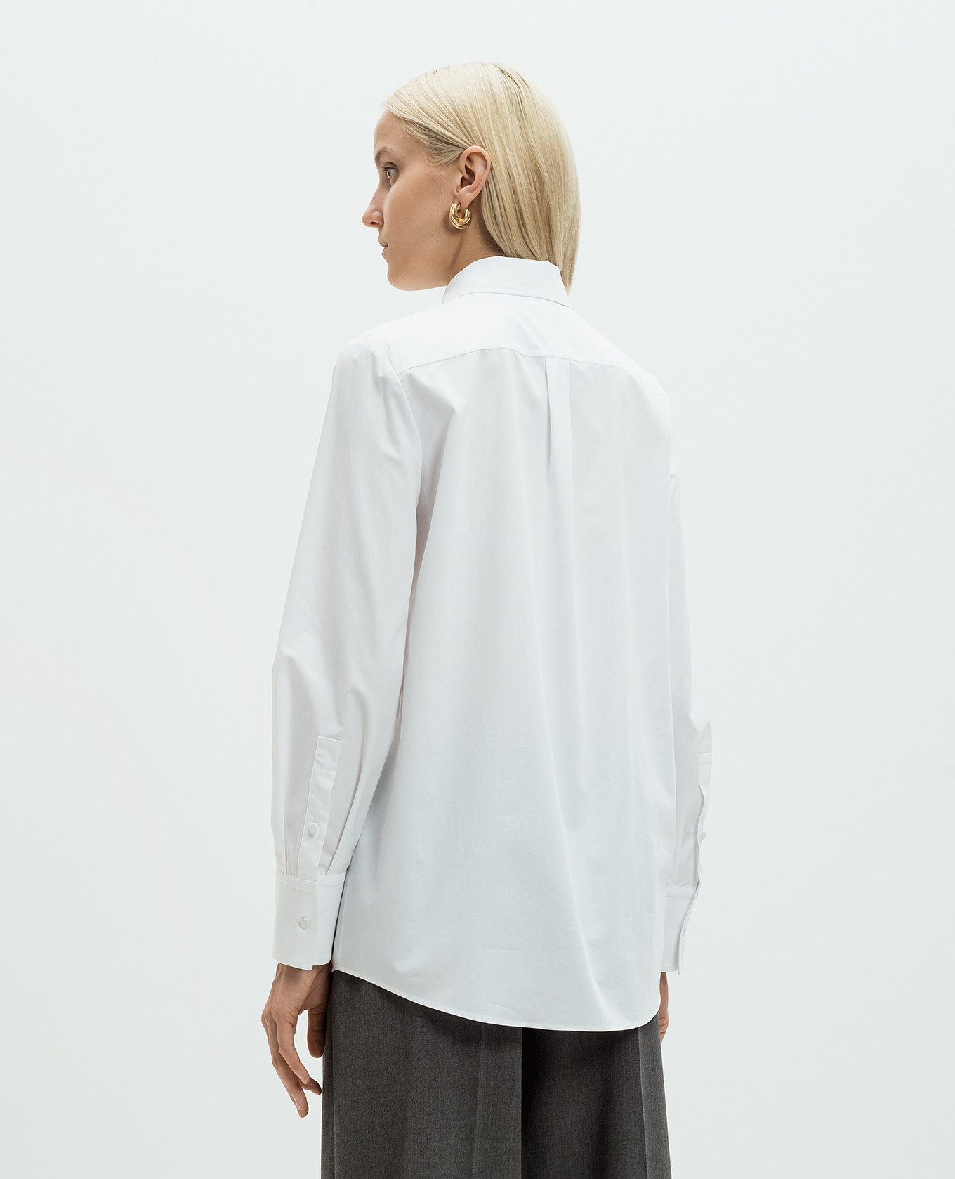 

White shirt with appliqué in the form of a bow Valentino