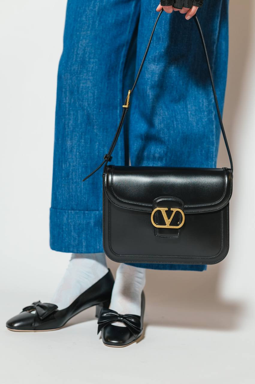 

Black leather shoes BOWOW Valentino