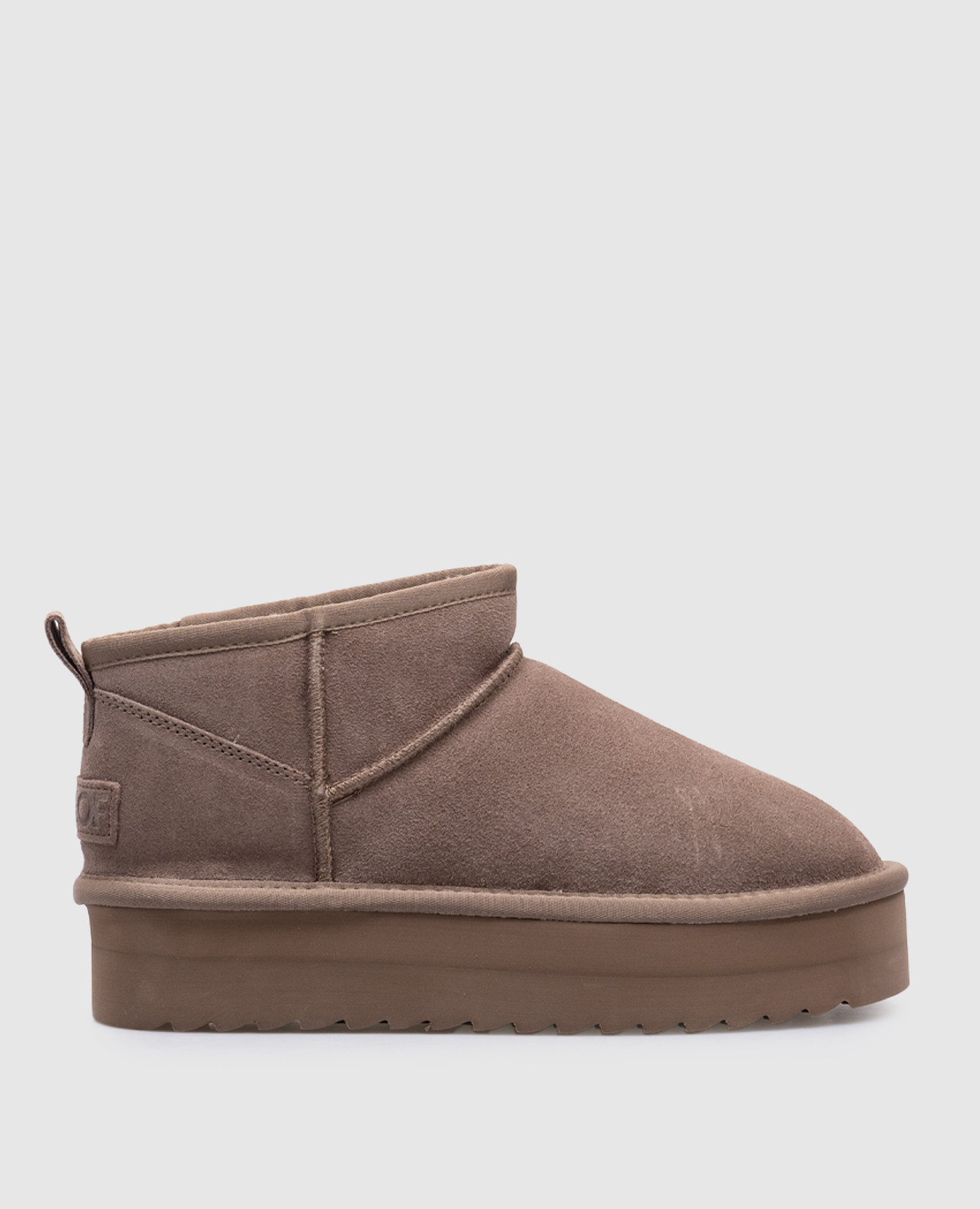 

Beige logo suede ugg boots Colors of california
